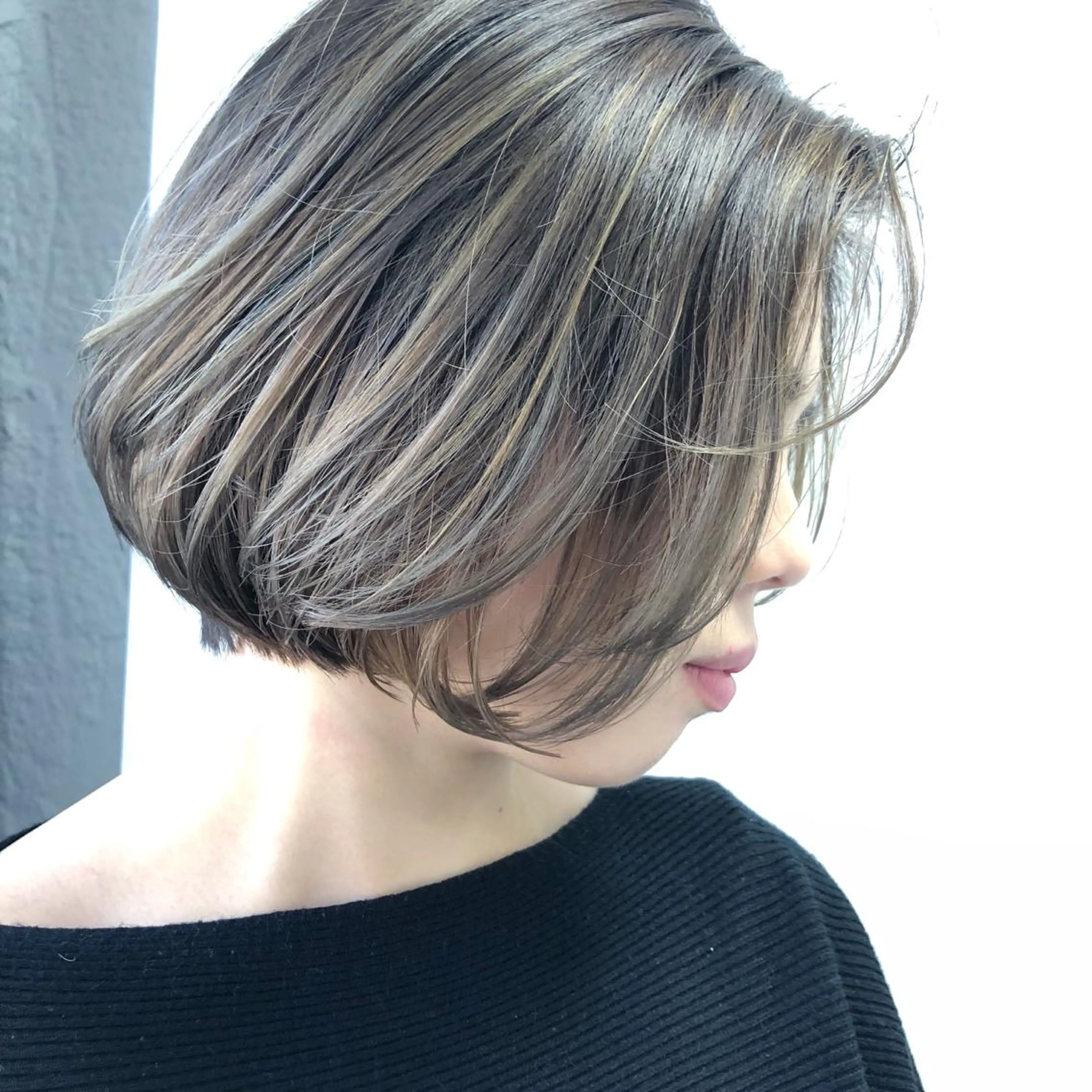 ミディアム カラー ボブ ORIKA 美容室のヘアスタイル