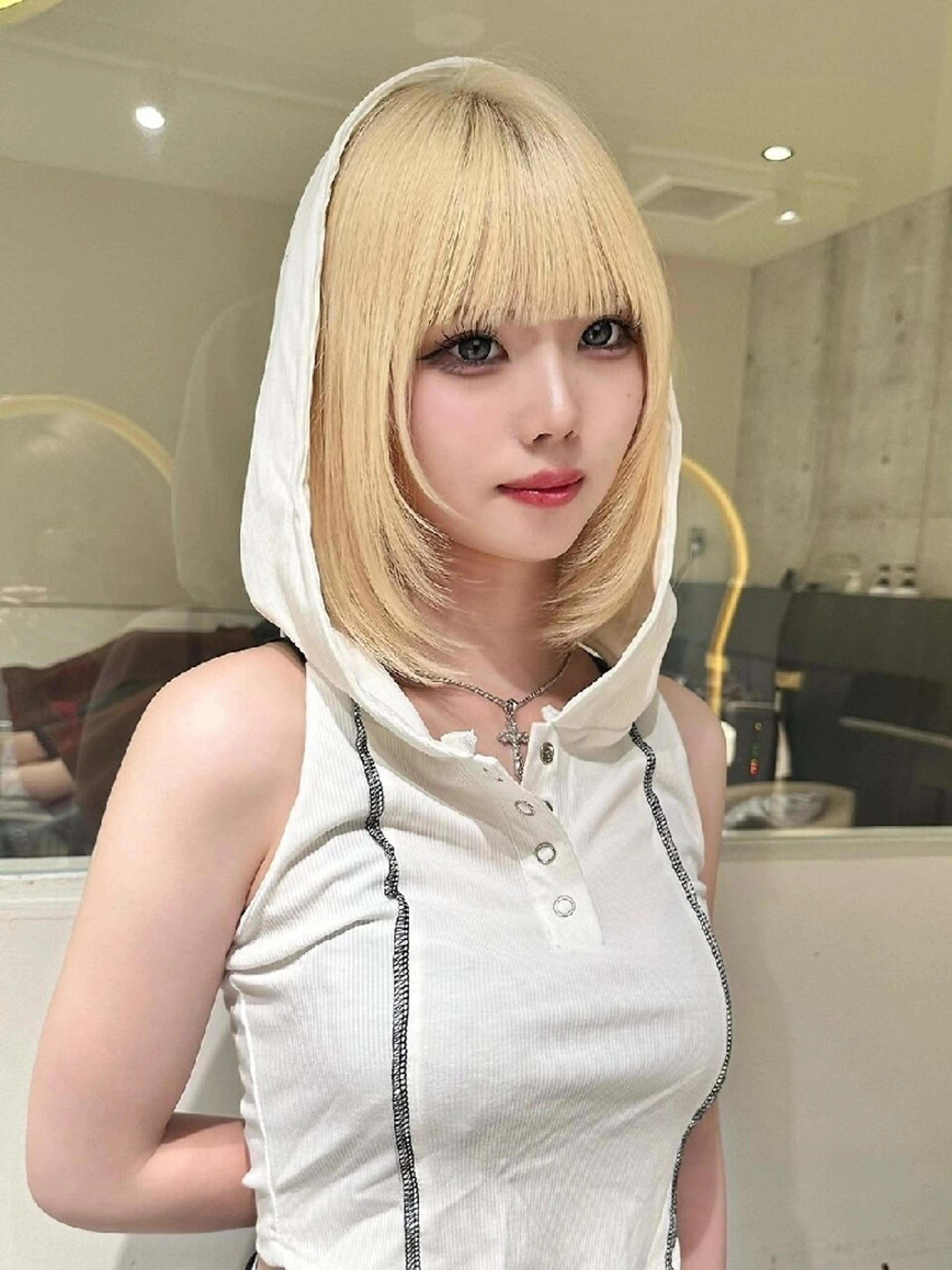 パーマ カラー ミディアム カット ヘアカラー トリートメント Lond Mirrorのヘアスタイル