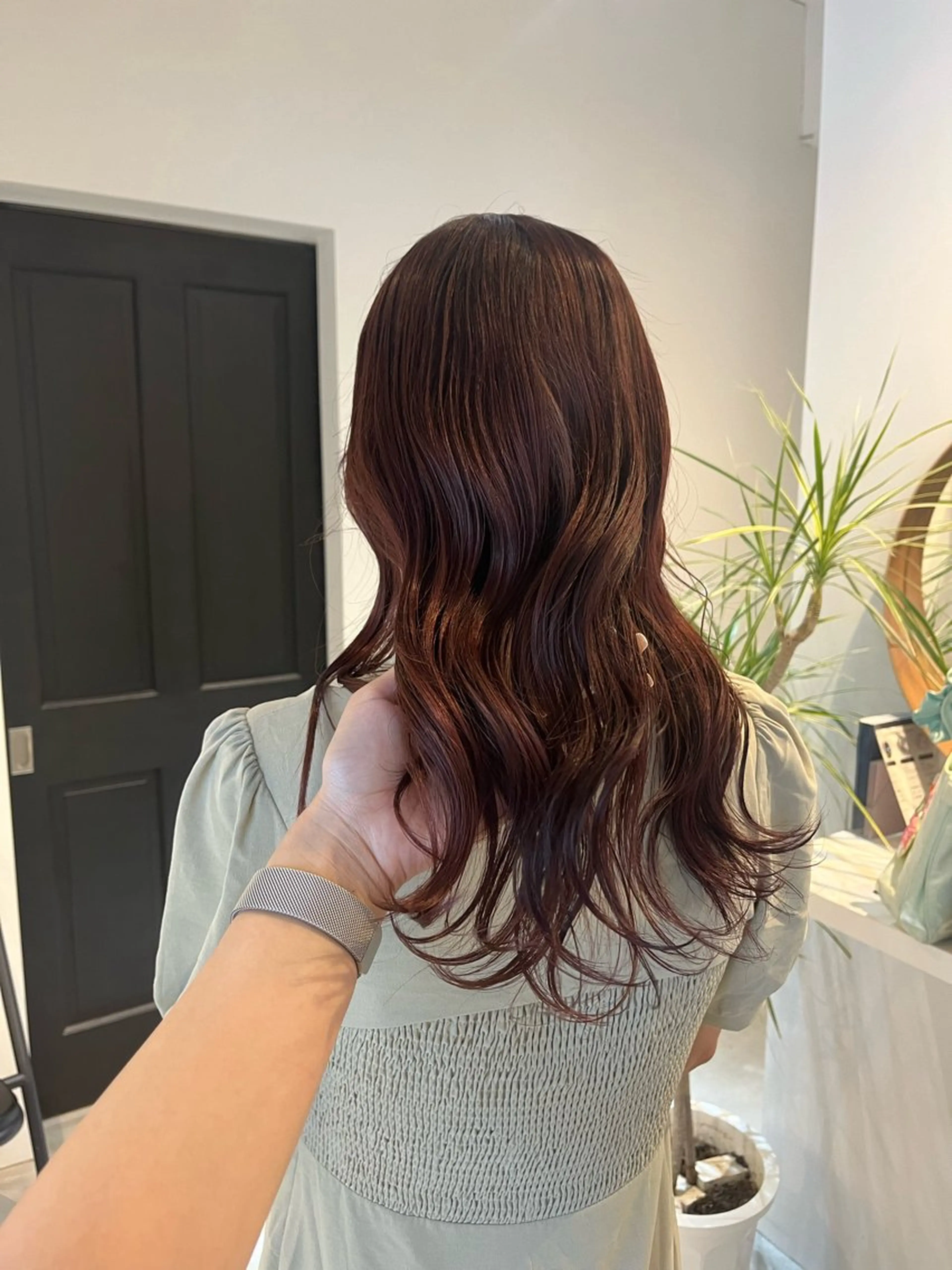 セミロング ALLYS 渋谷店所属・最高級の艶のある カラーmei🎨のヘアスタイル