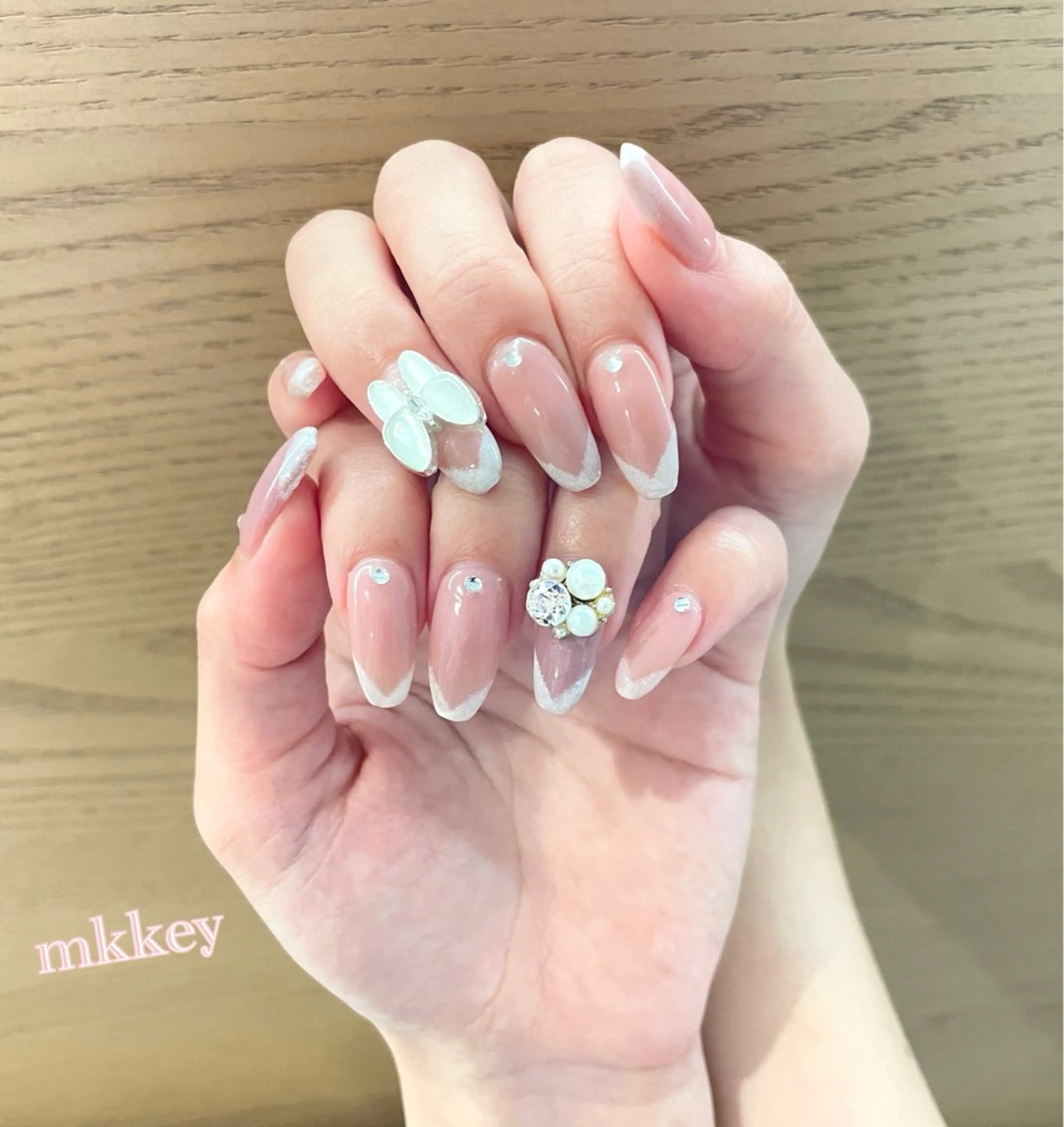 ネイル フレンチネイル Liora所属・nail mnのネイルデザイン