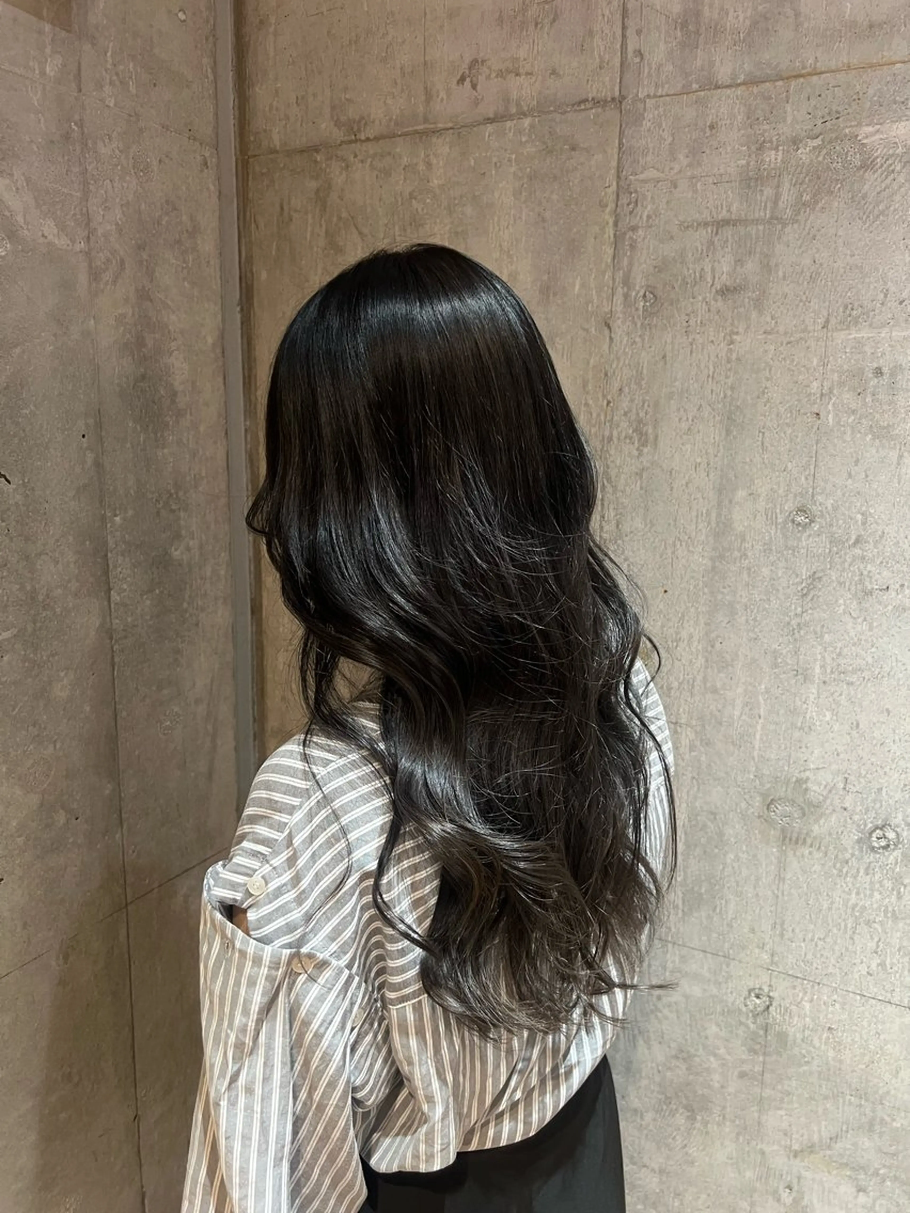 ロング カラー 三宅 凜佳のヘアスタイル