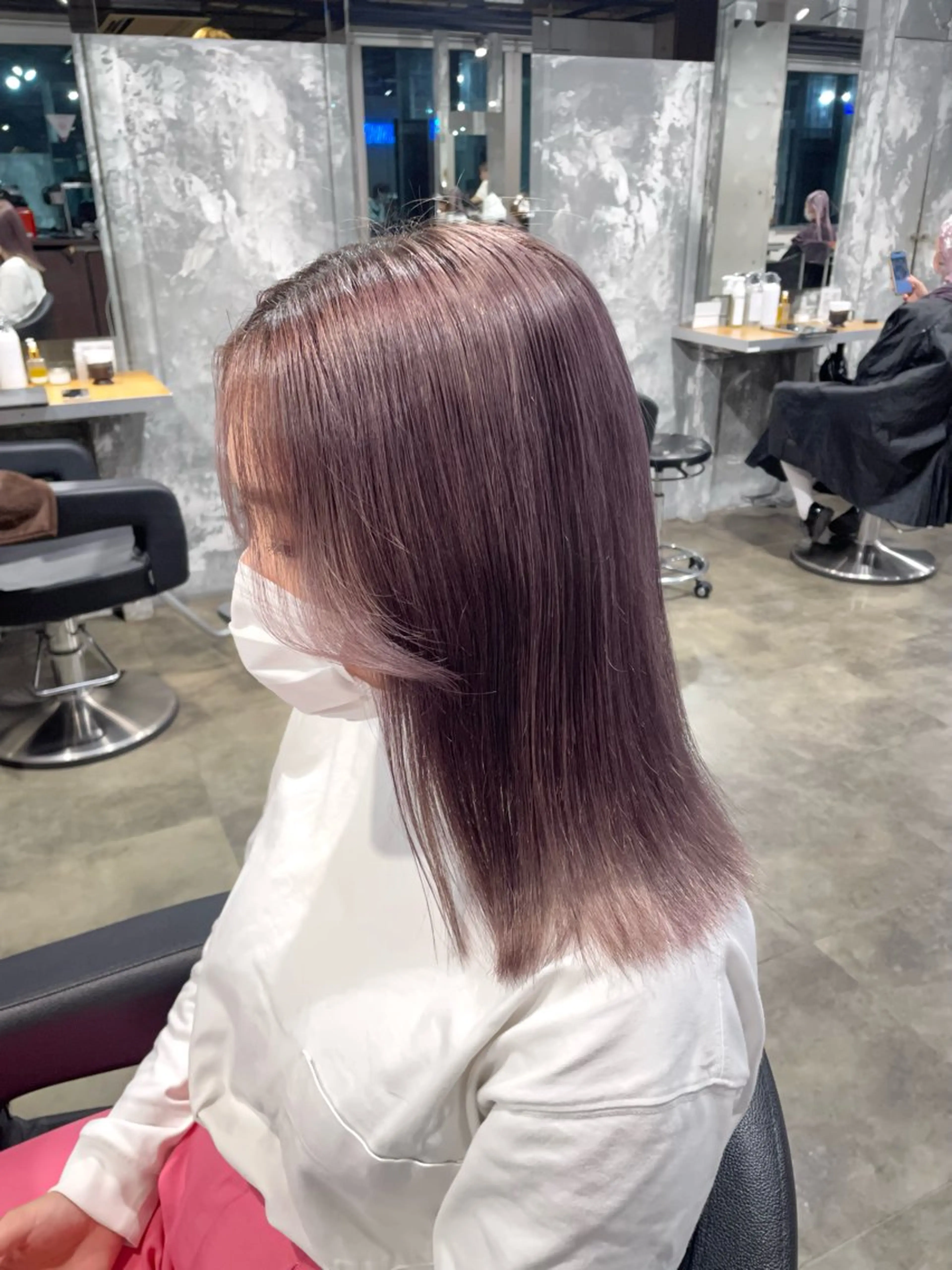 カラー ヘアカラー トリートメント 透明感ベージュ🤎 ナチュラルレイヤーのヘアスタイル