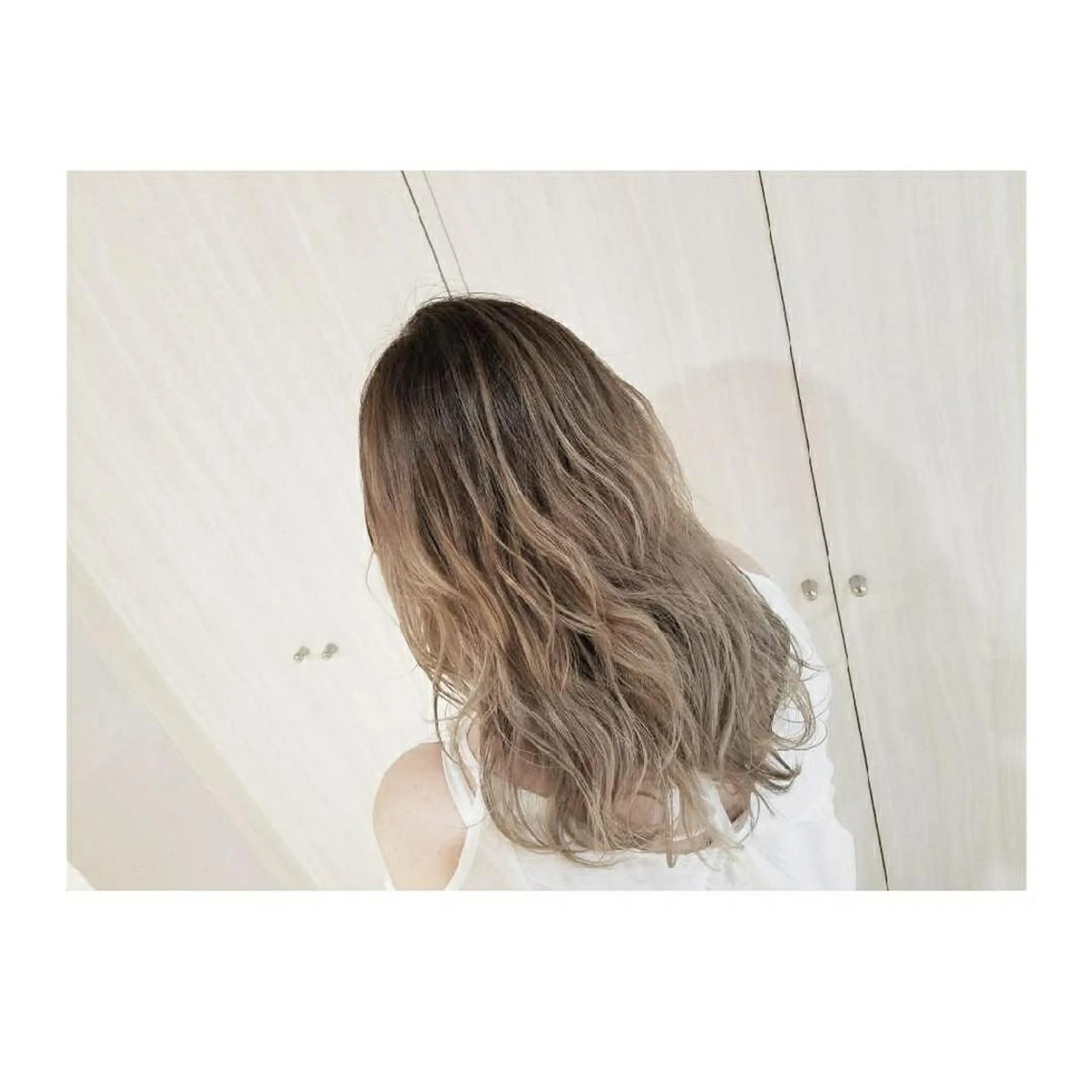 ロング カラー バレイヤージュ グラデーションカラー メッシュ レイヤーカット Luana 矢場町のヘアスタイル