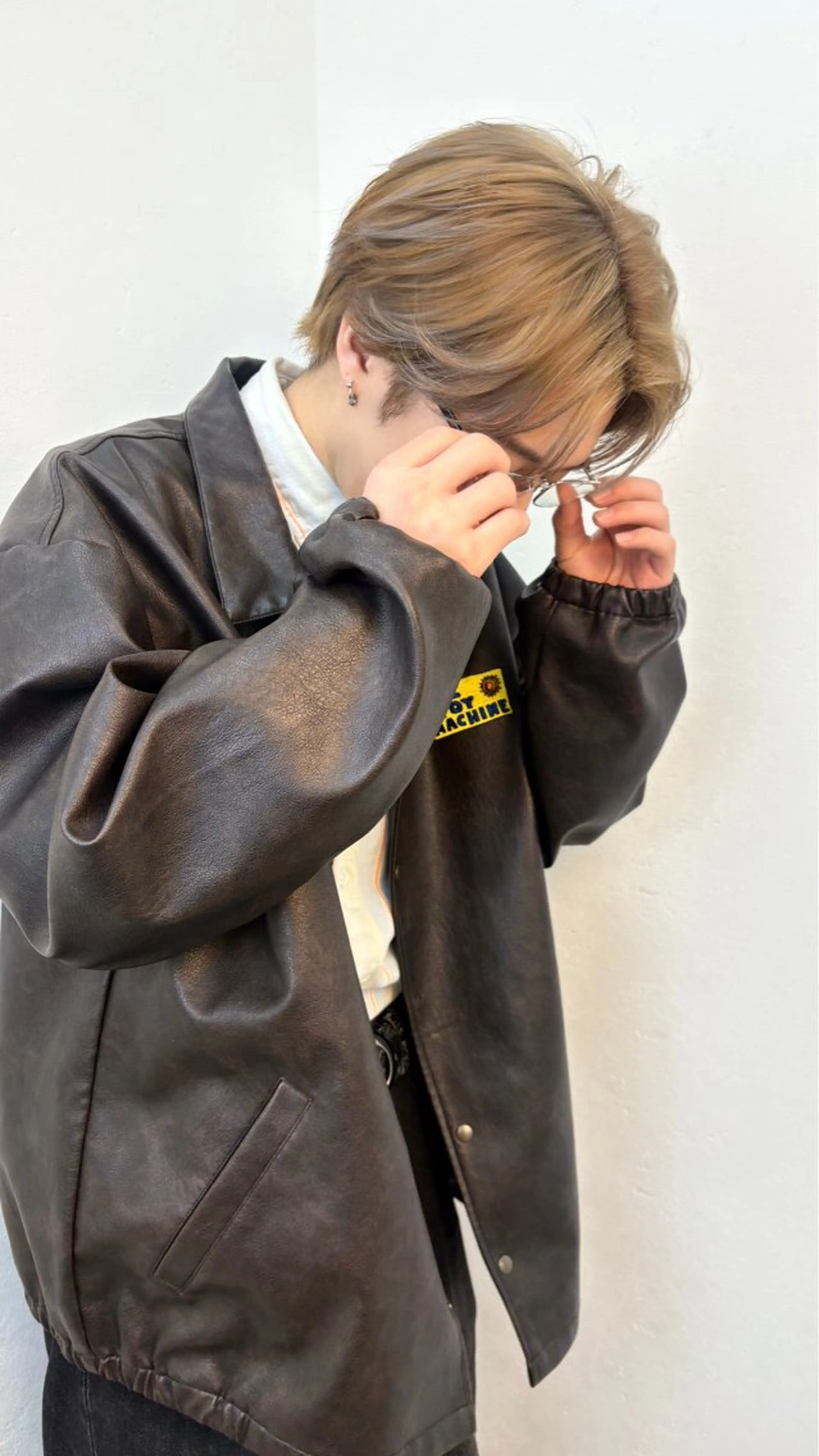 カラー メンズ メンズブリーチ メンズハイトーン ベージュカラー ブリーチ ハイトーンカラー カット ヘアカラー トリートメント レイヤーカット ♥kanaのヘアスタイル