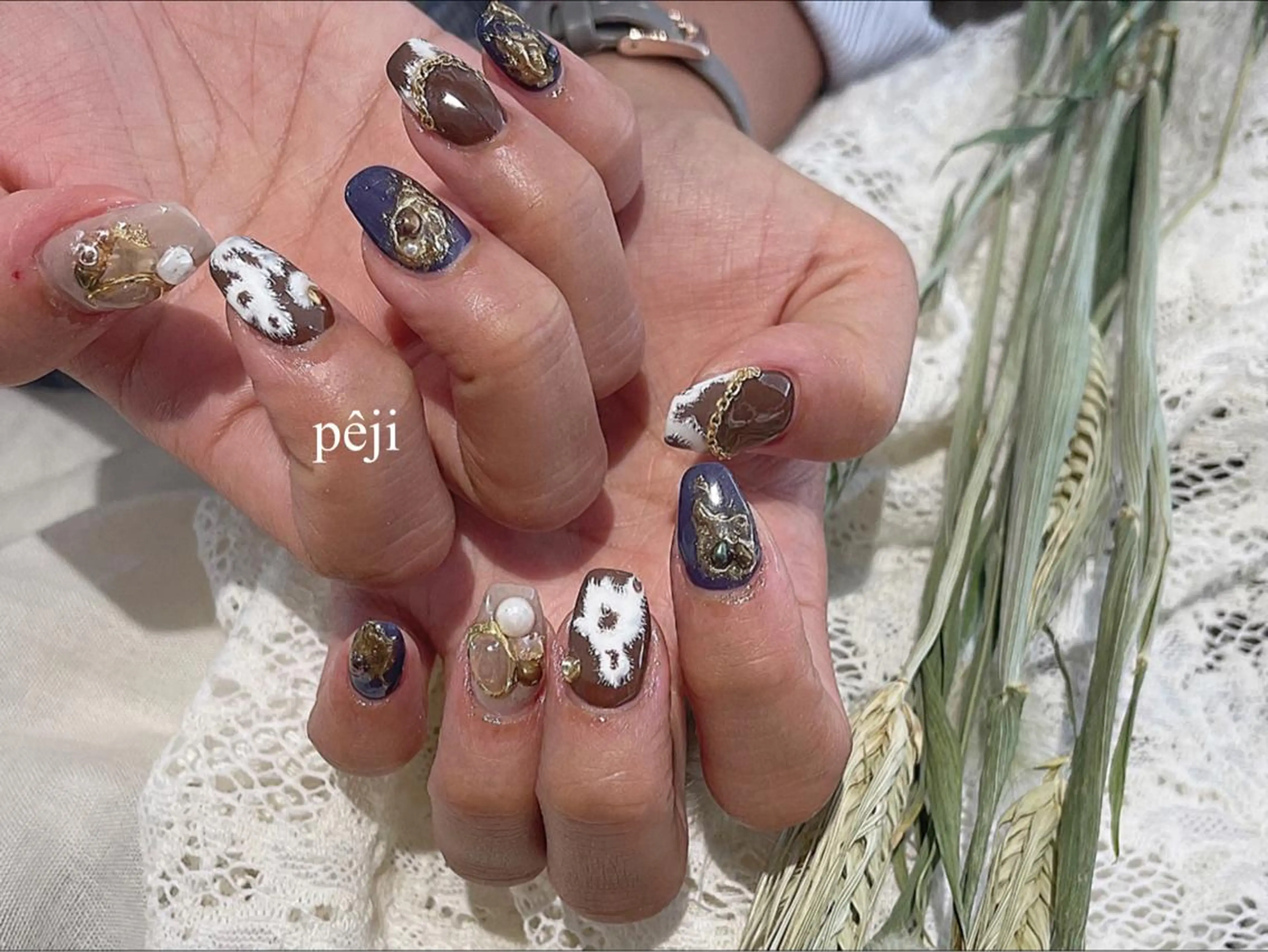 ミディアム m kaori𓃟のネイルデザイン