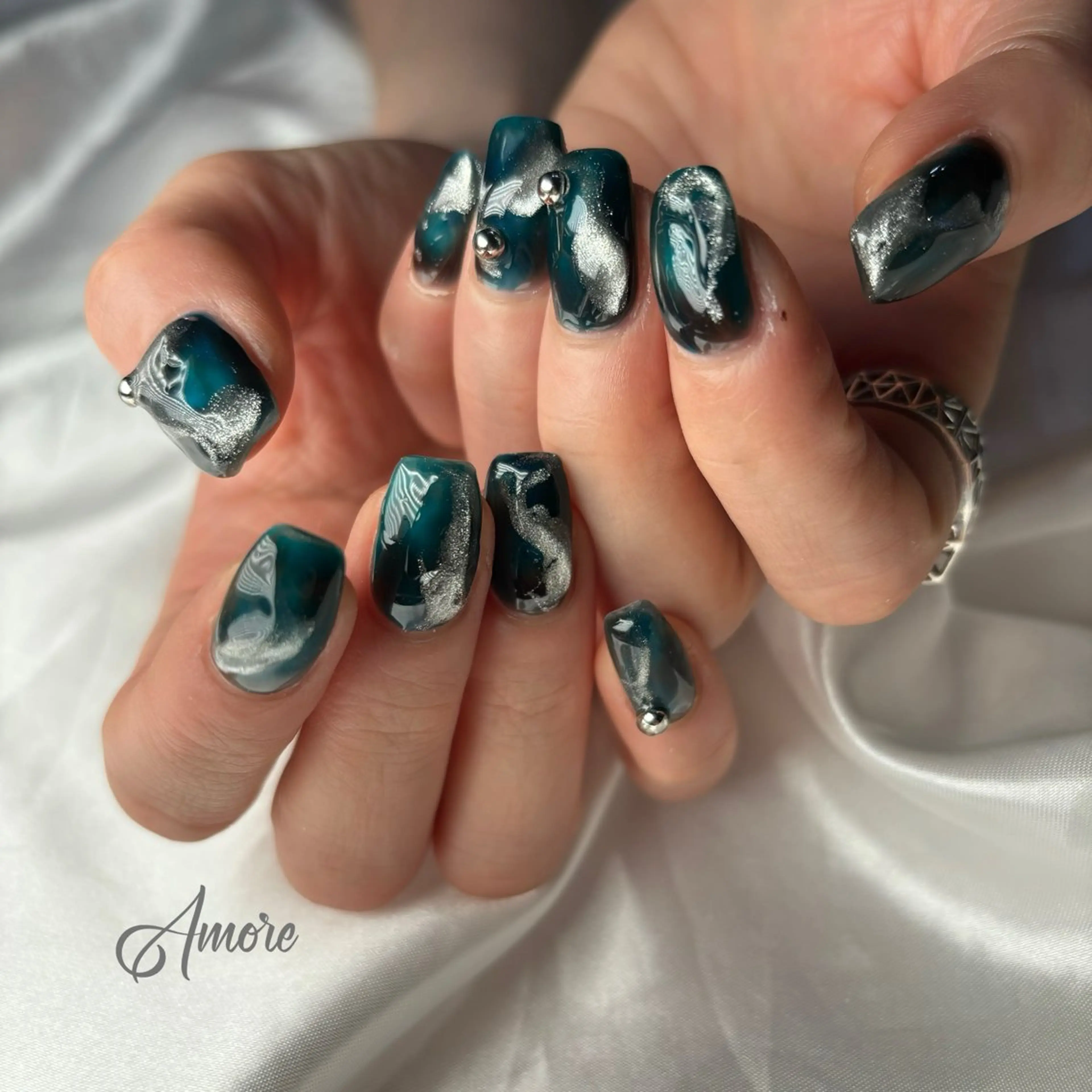 ネイル ジェルネイル キラキラネイル 韓国ネイル マグネットネイル パラジェル You kyehwaのネイルデザイン