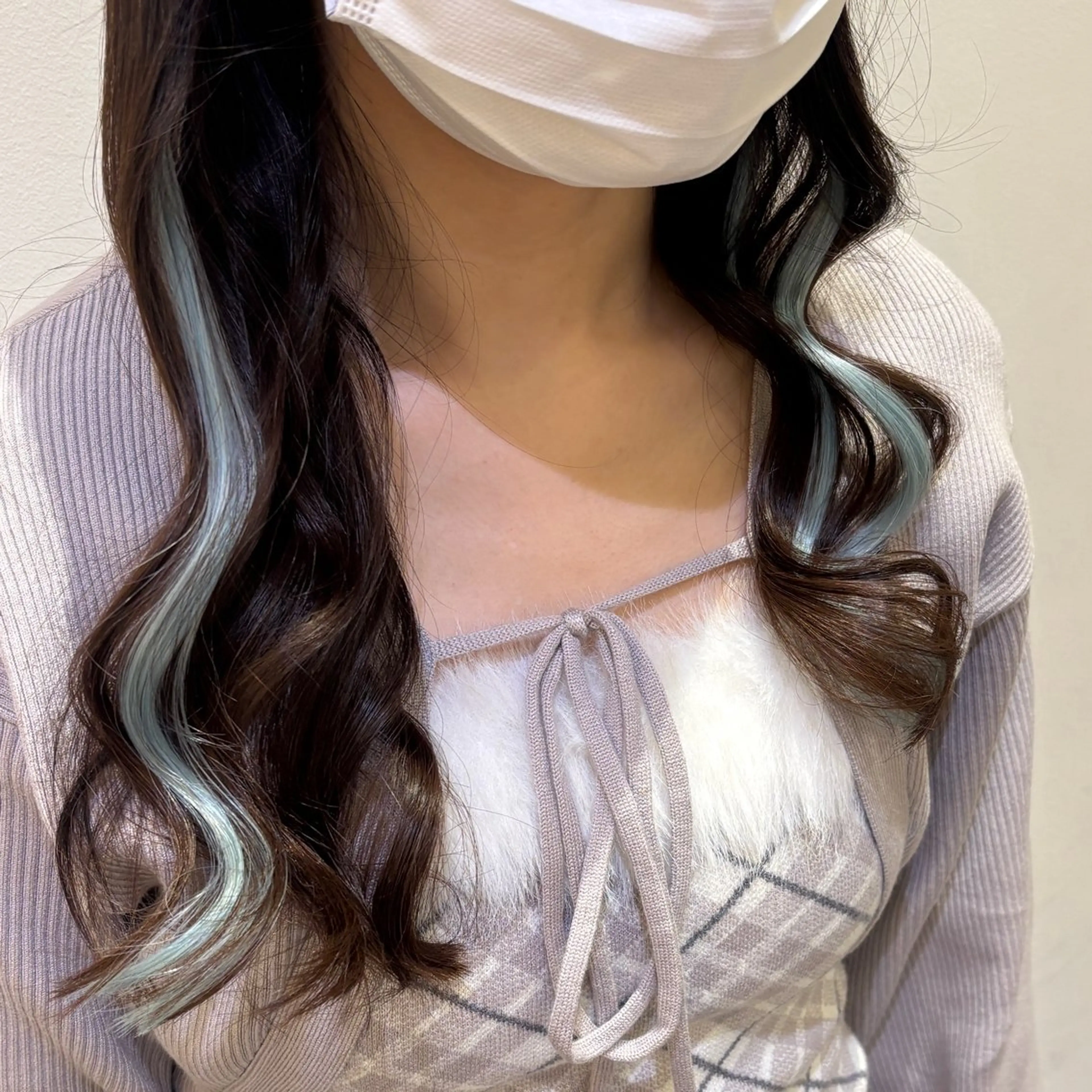 春に大人気🌸 ワンカラー＋シールエクステ10本！ブリーチなしでインナーカラー風に！の写真