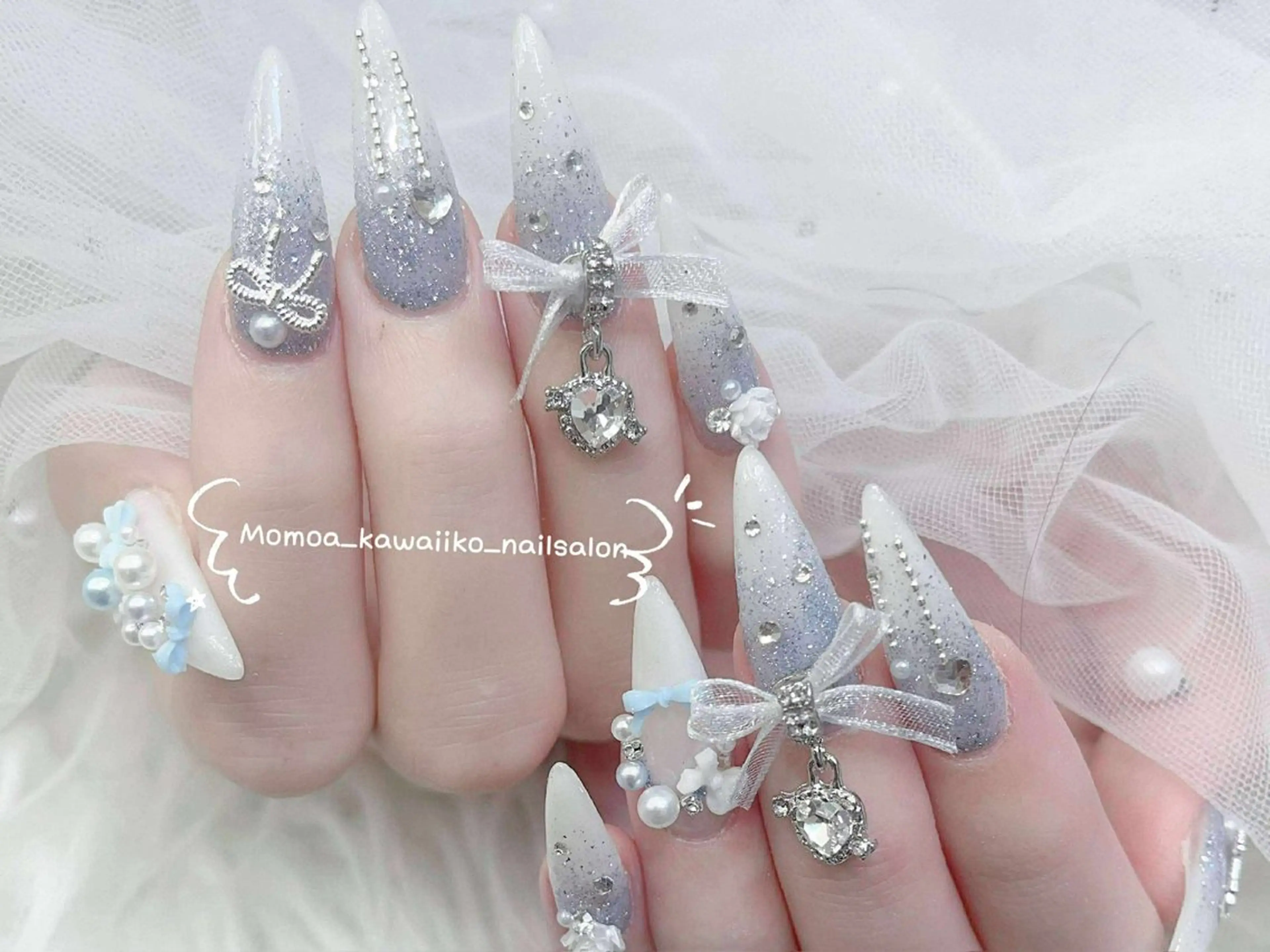 ネイル 成人式 ロングネイル マグネットネイル 大理石ネイル(マーブル) リボン MoMoA Nail ネイル長さ出し専門店のネイルデザイン