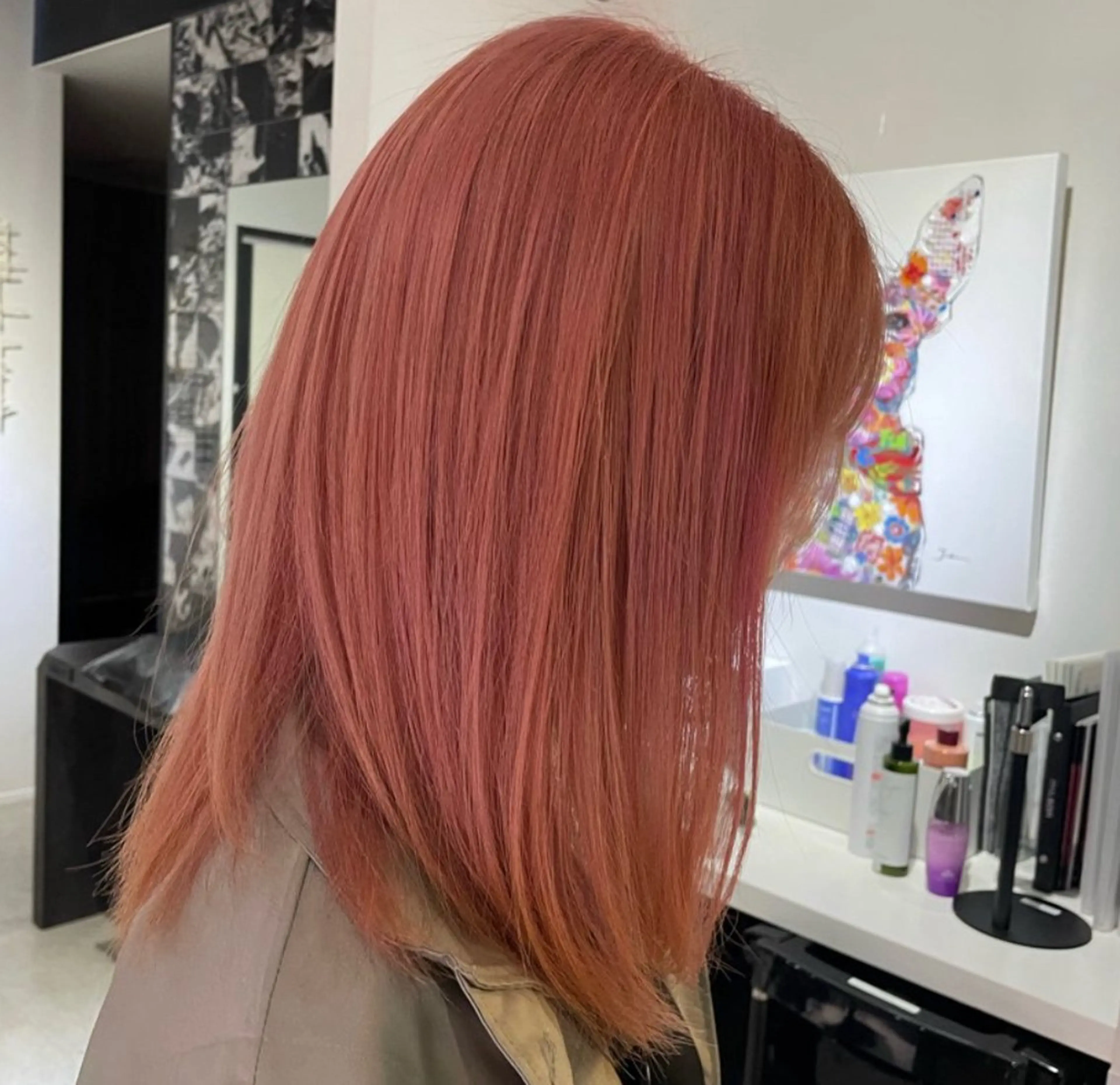 ミディアム カット ヘアカラー 韓国レイヤー➰北田 陸斗➰コテ巻きパーマのヘアスタイル