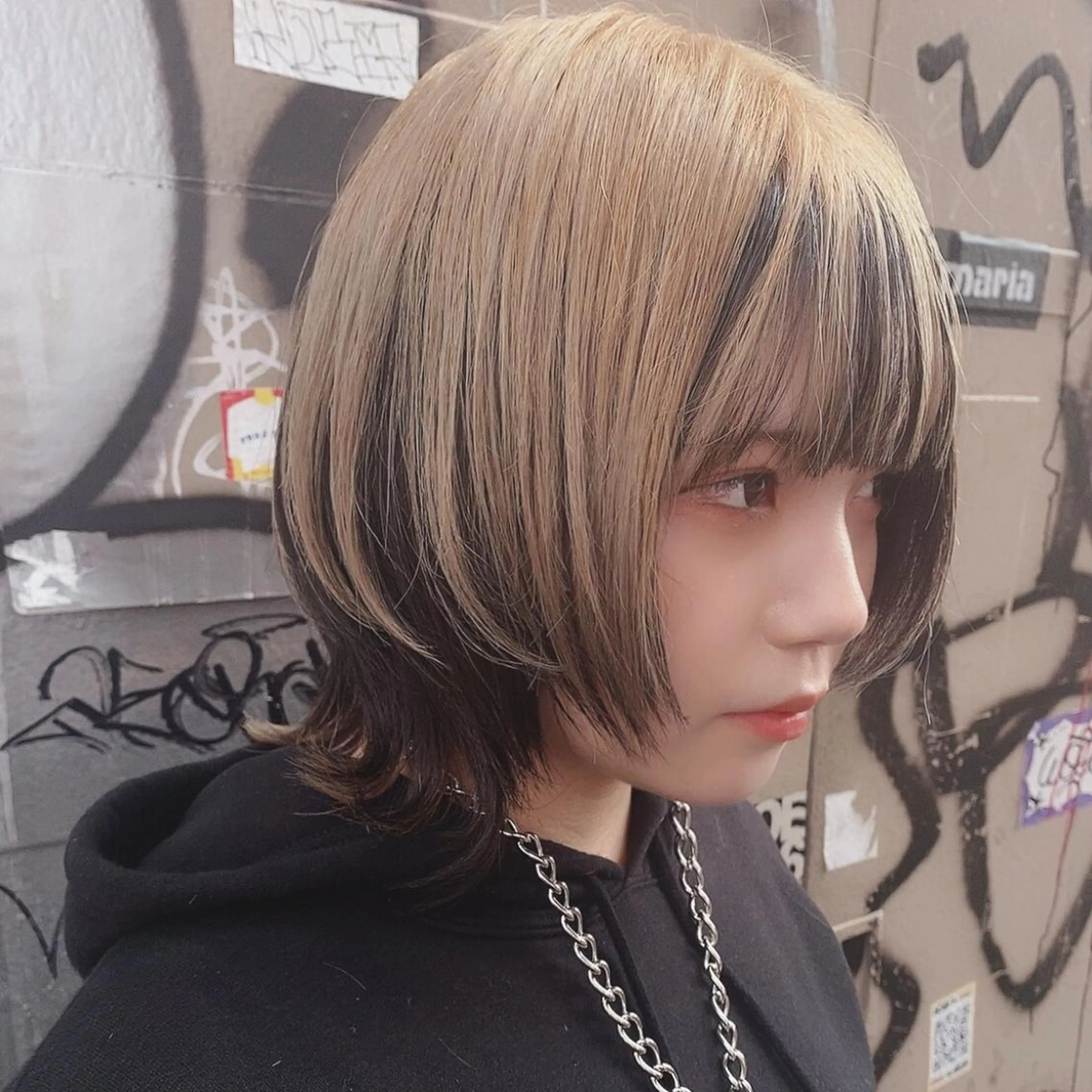 ミディアム カラー ウルフカット カット ヘアカラー ホワイト&レイヤーカ ットエクステ長畠俊輔のヘアスタイル