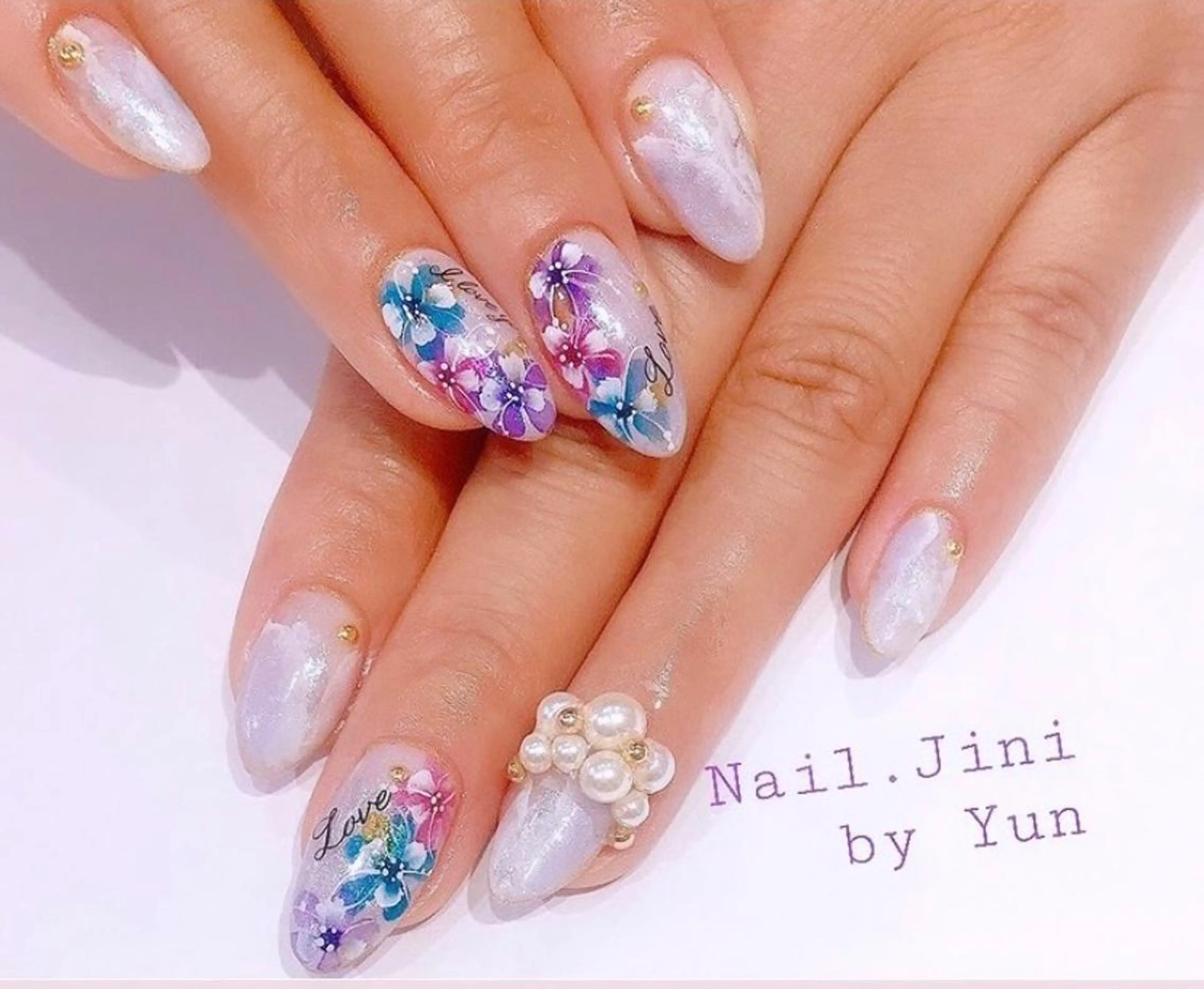 ネイル ハンドネイル JINI NAIL所属・ジニ ネイルのネイルデザイン
