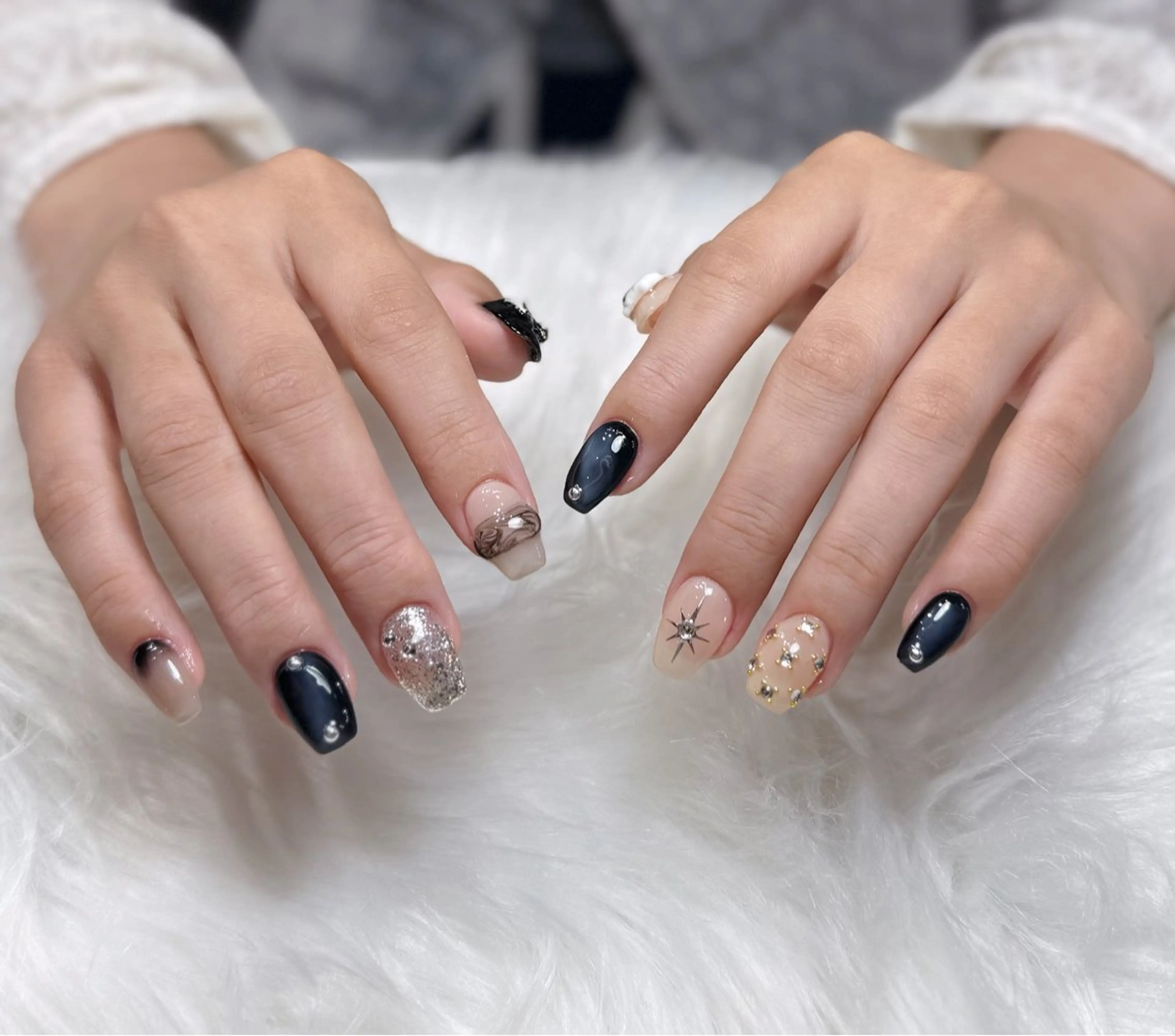 ネイル オーロラネイル チークネイル フットネイル フレンチネイル ジェルネイル ハンドネイル Nichi Nailsのネイルデザイン