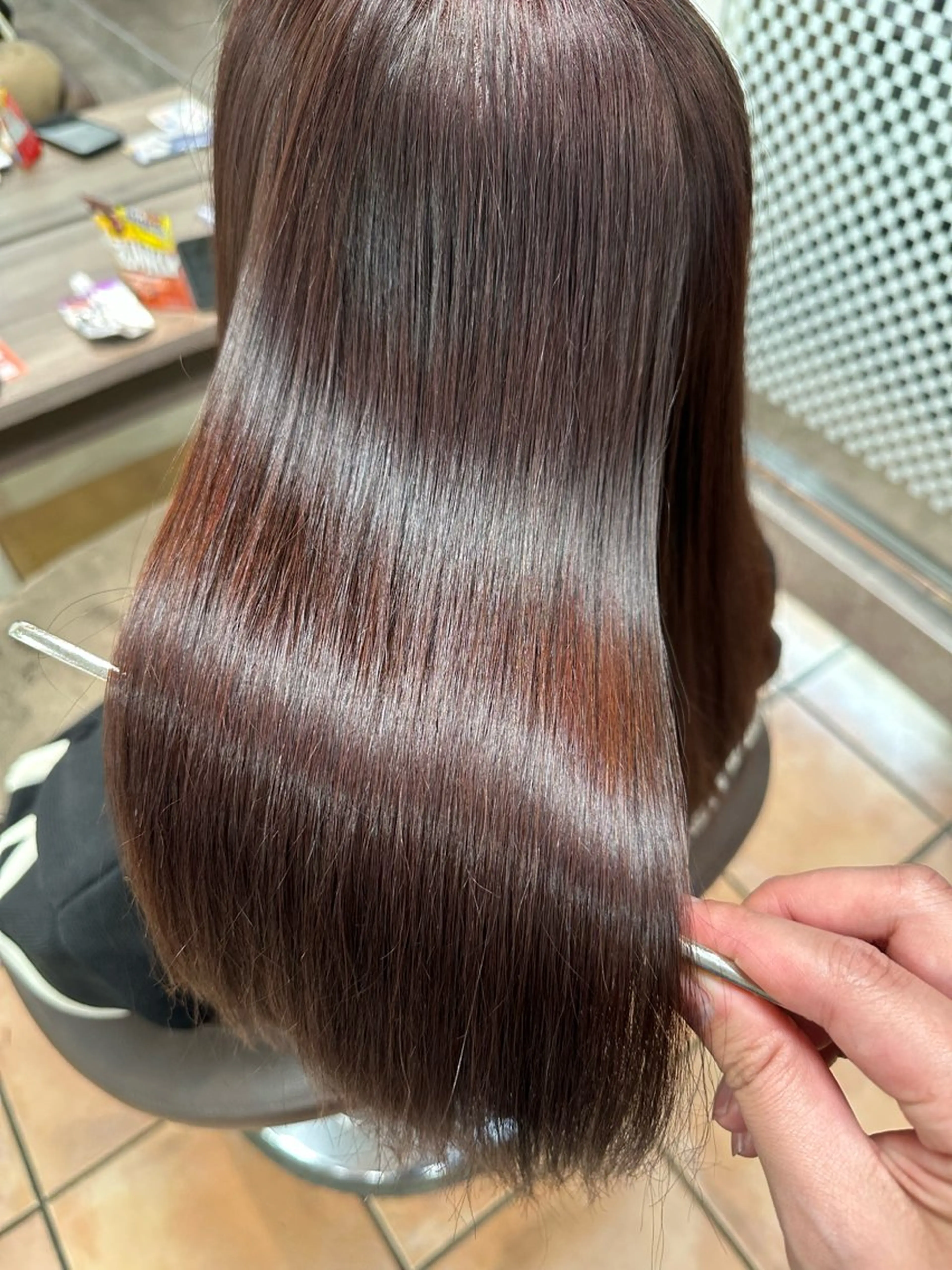 ミディアム カラー 髪質改善 NYLON. 柏店所属・お悩み解決美容師🩷 ♠️ベテランそめやのヘアスタイル