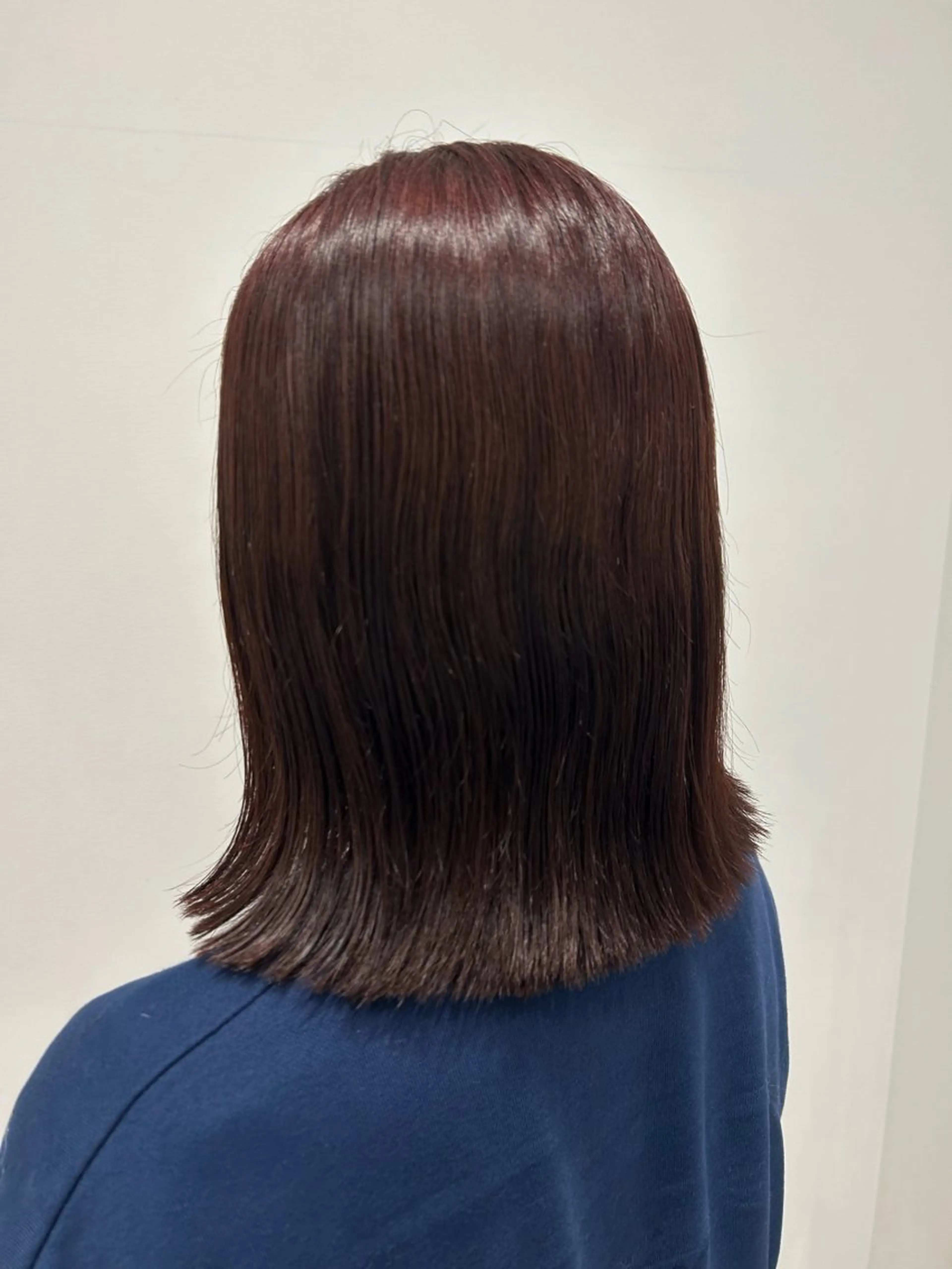 ミディアム レイヤー・ナチュラル RUKUのヘアスタイル