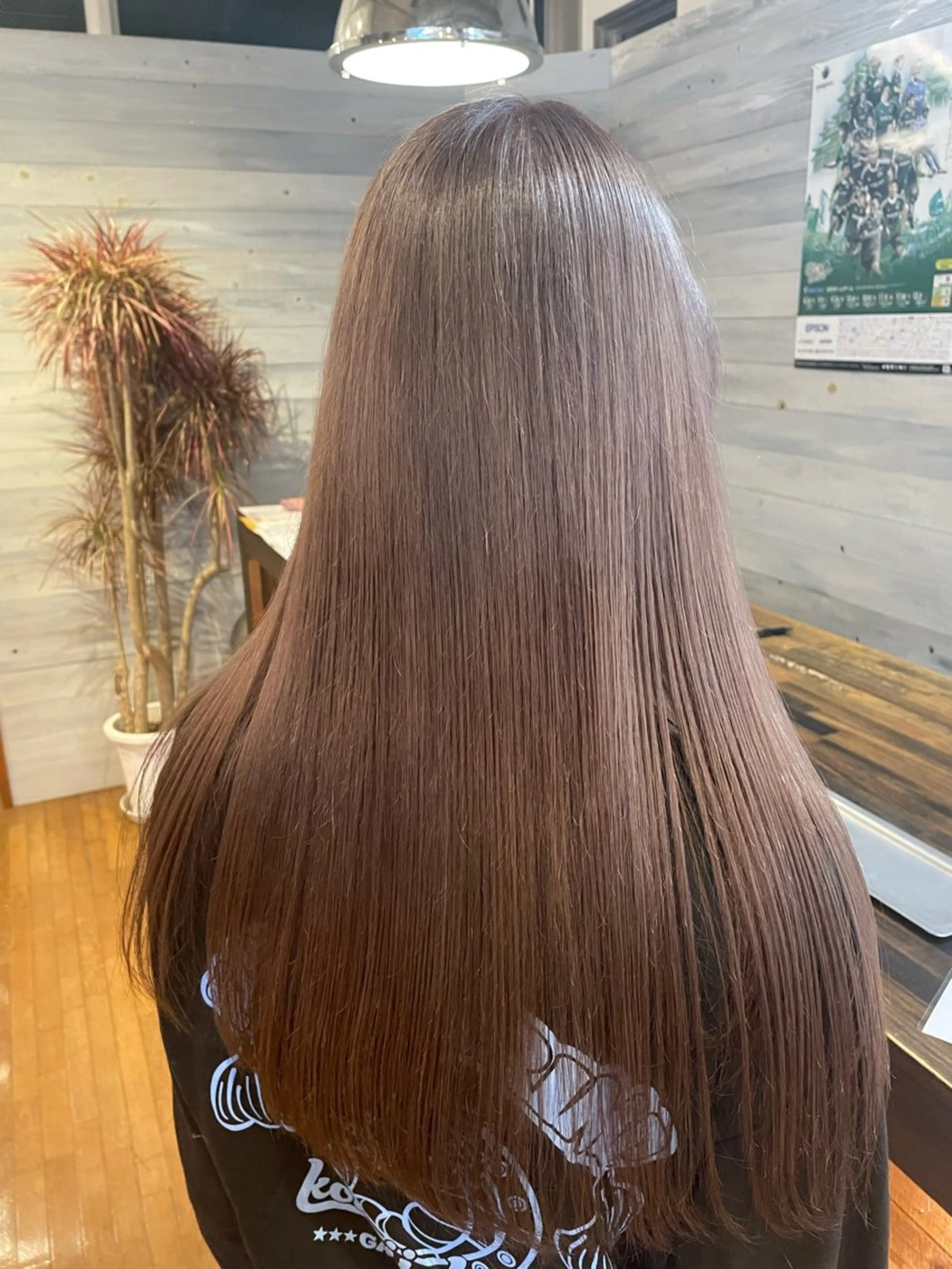 ロング カラー ベージュカラー ブリーチ ピンクカラー ピンクベージュ lift by mag所属・ユナ ナチュラル／透明感のヘアスタイル