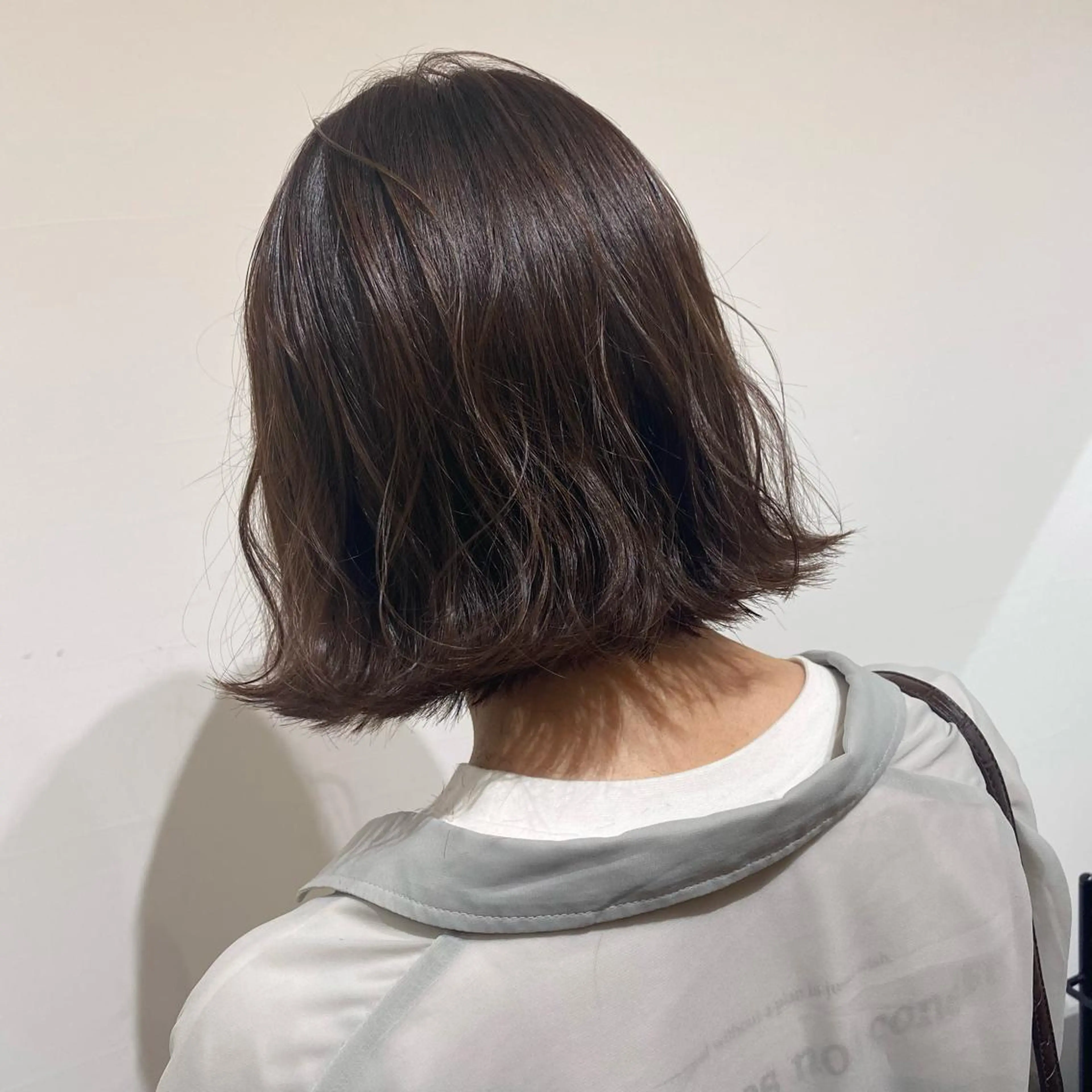 ミディアム カラー アッシュ アッシュブラウン バレイヤージュ ブリーチ ブラウンカラー 韓国ヘア特化 💟 ララア 💟のヘアスタイル