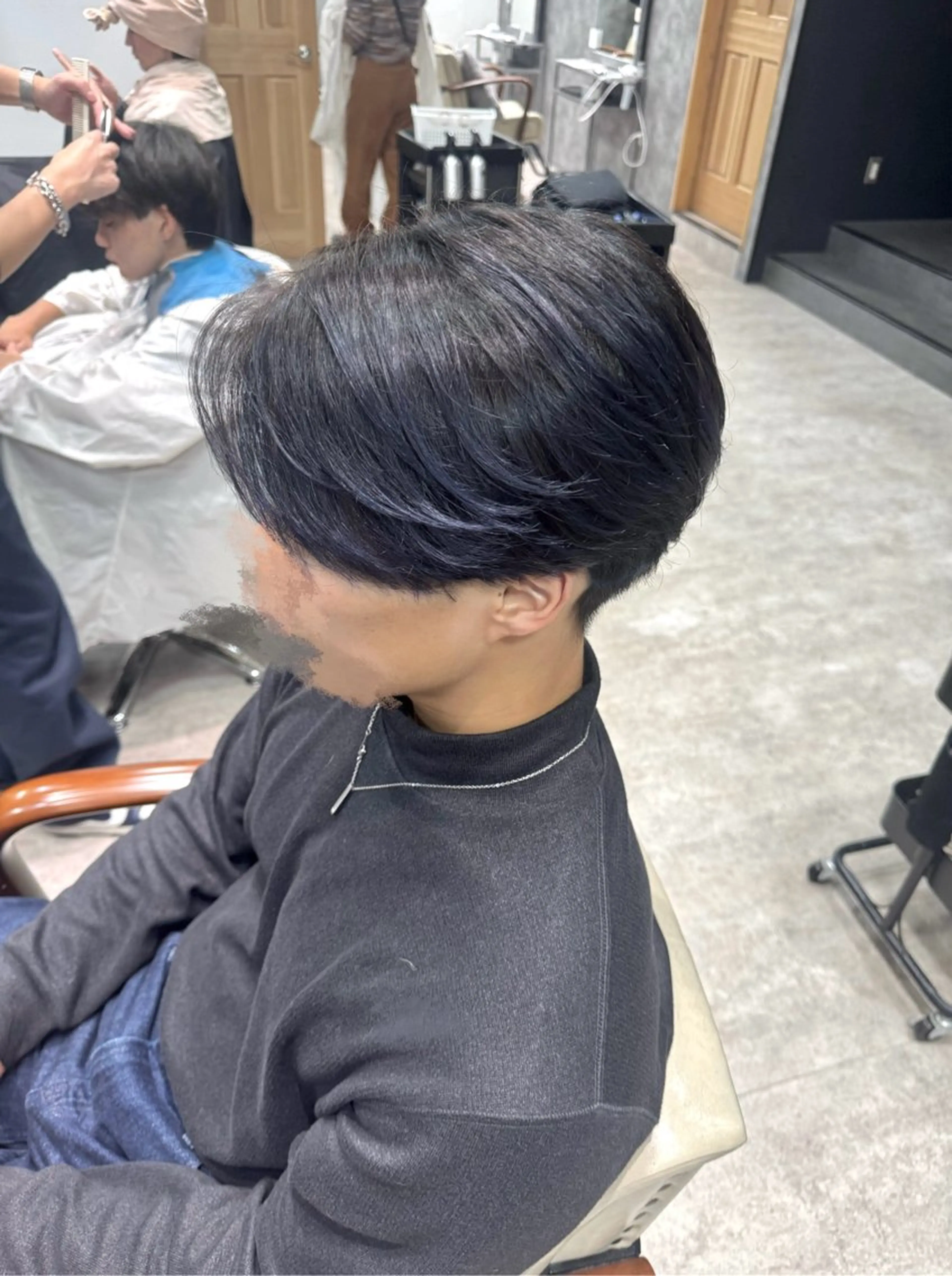 カラー メンズ ブルーカラー シルバー 伊関 優愛[メンズ◎]のヘアスタイル