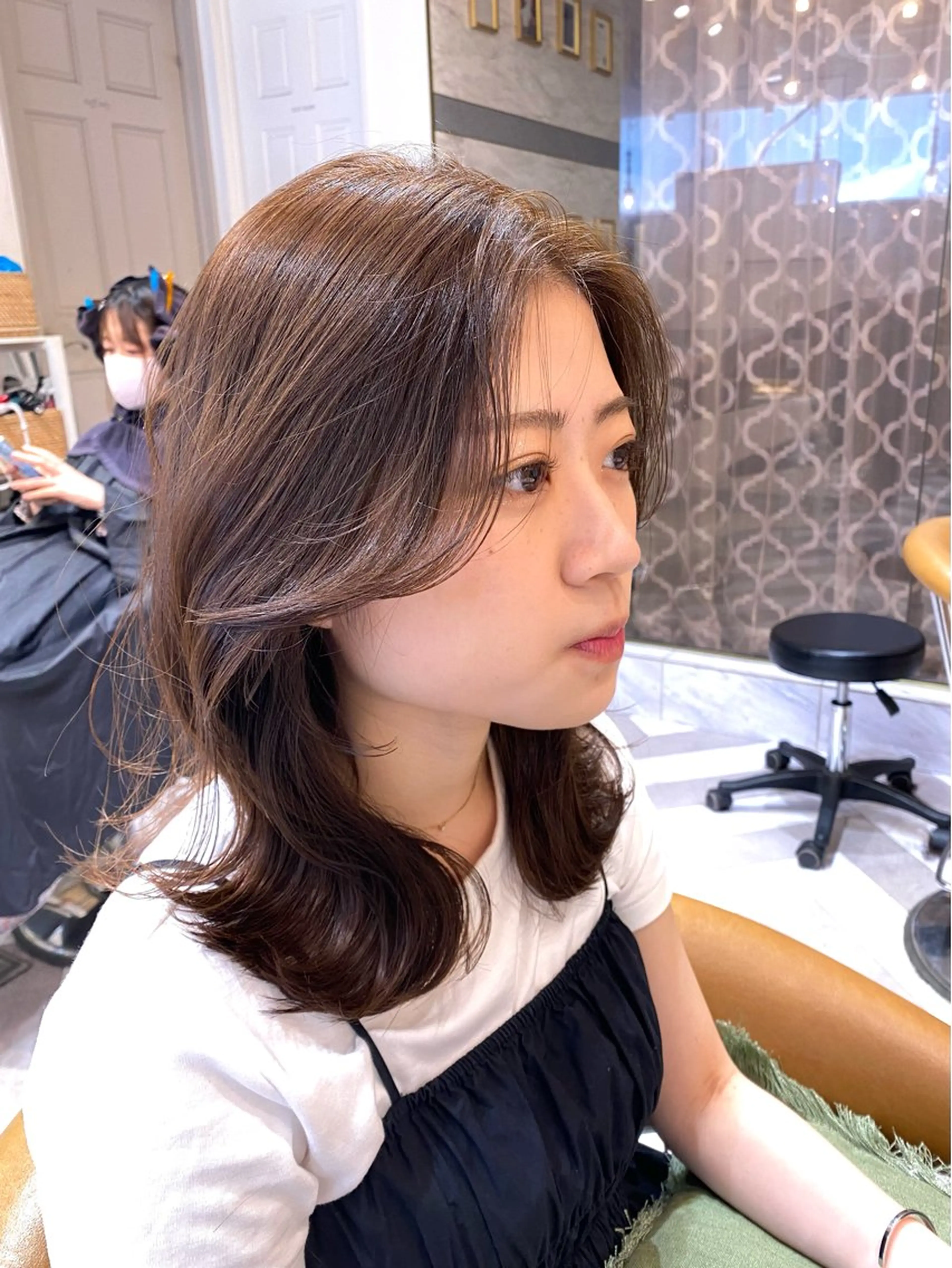 ミディアム カラー カット ヘアカラー トリートメント レイヤーカット /透明感カラー西田のヘアスタイル