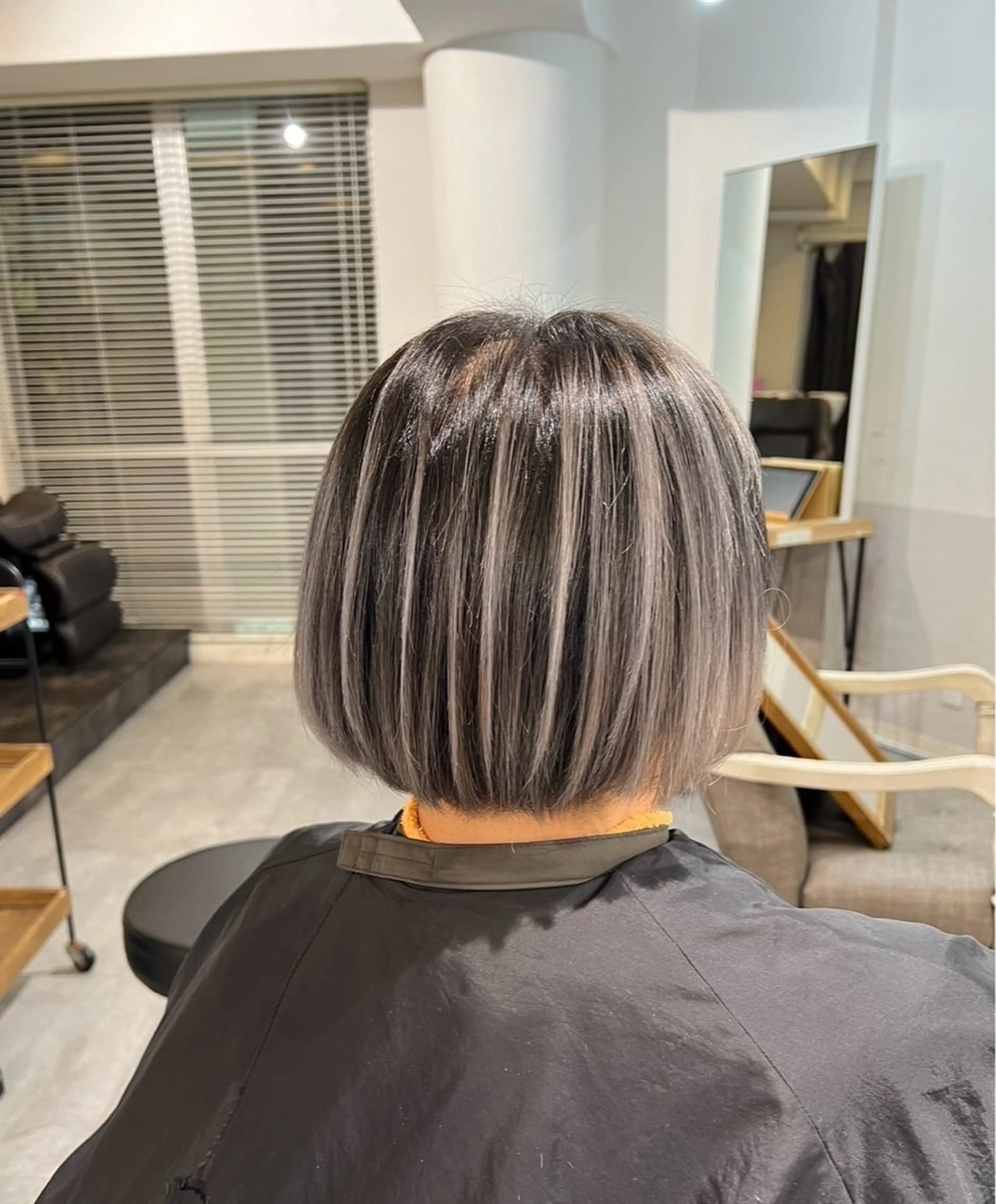 ショート カラー バレイヤージュ シルバー ホワイトシルバー レイヤーカット ヘアカラー トリートメント ROBIN所属・指名数No.1 /NAOYAのヘアスタイル