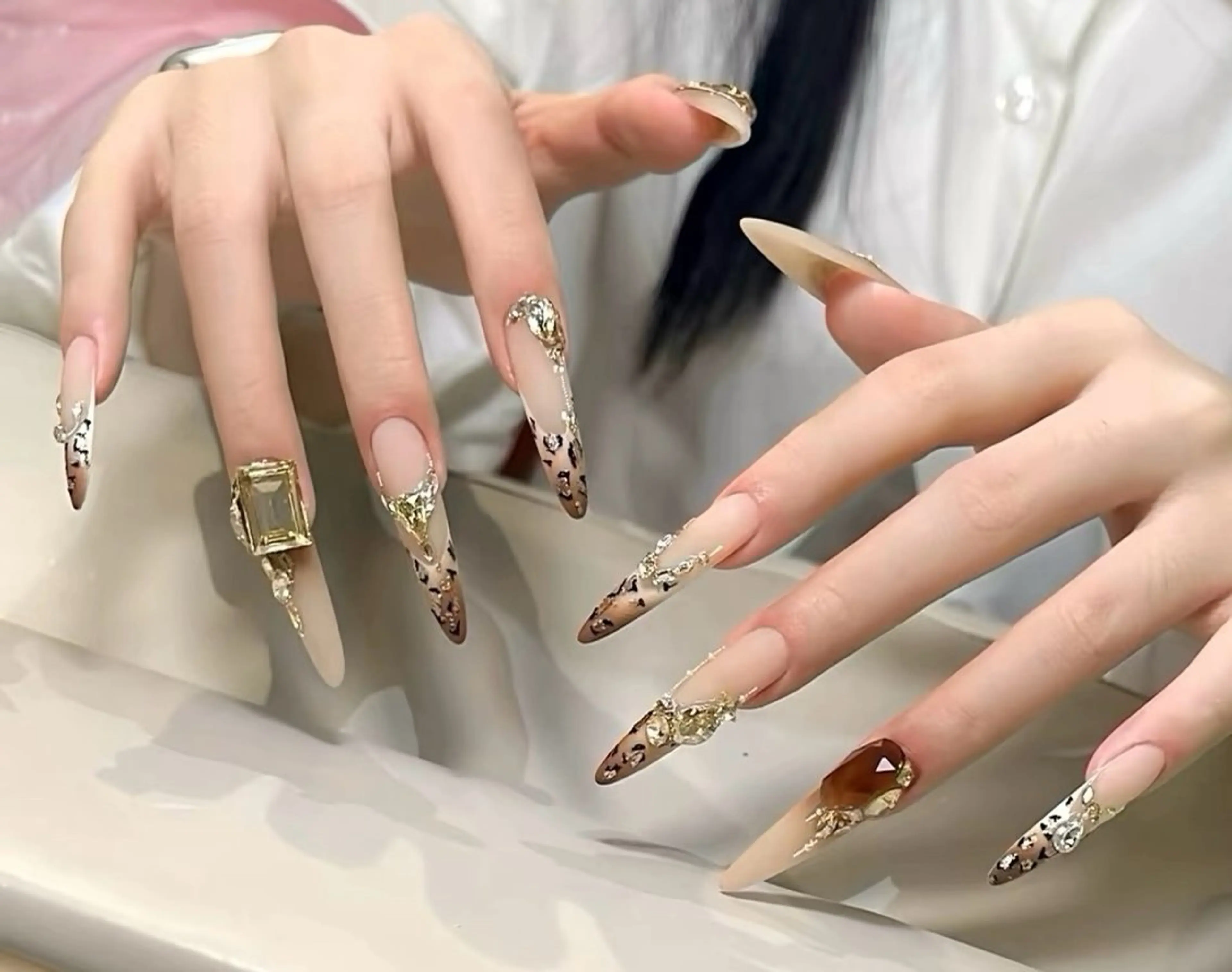 ネイル チークネイル 長さ出し フレンチネイル ガーリー 韓国ネイル sun nail池袋 モデル募集のネイルデザイン