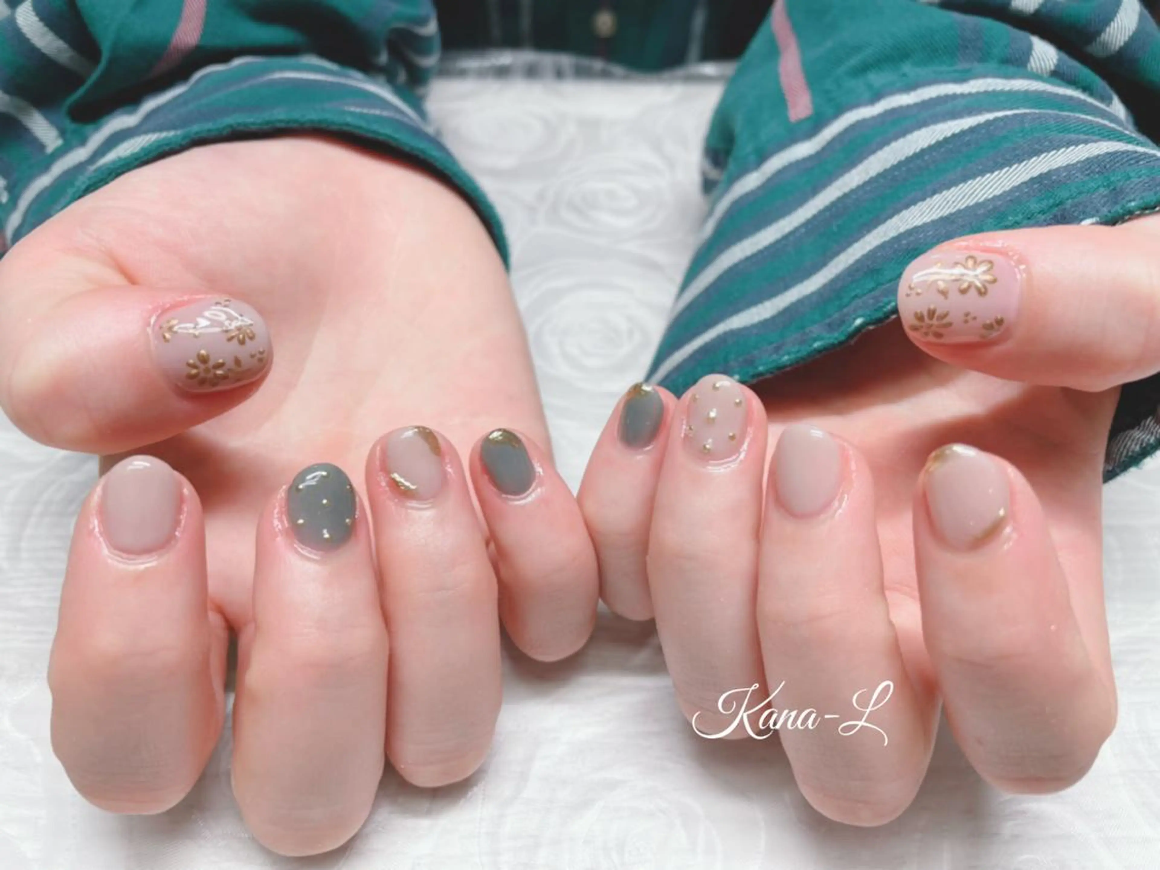 カラー ネイル アートネイル フラワーネイル グリーン シンプルネイル 芦辺 香奈のネイルデザイン