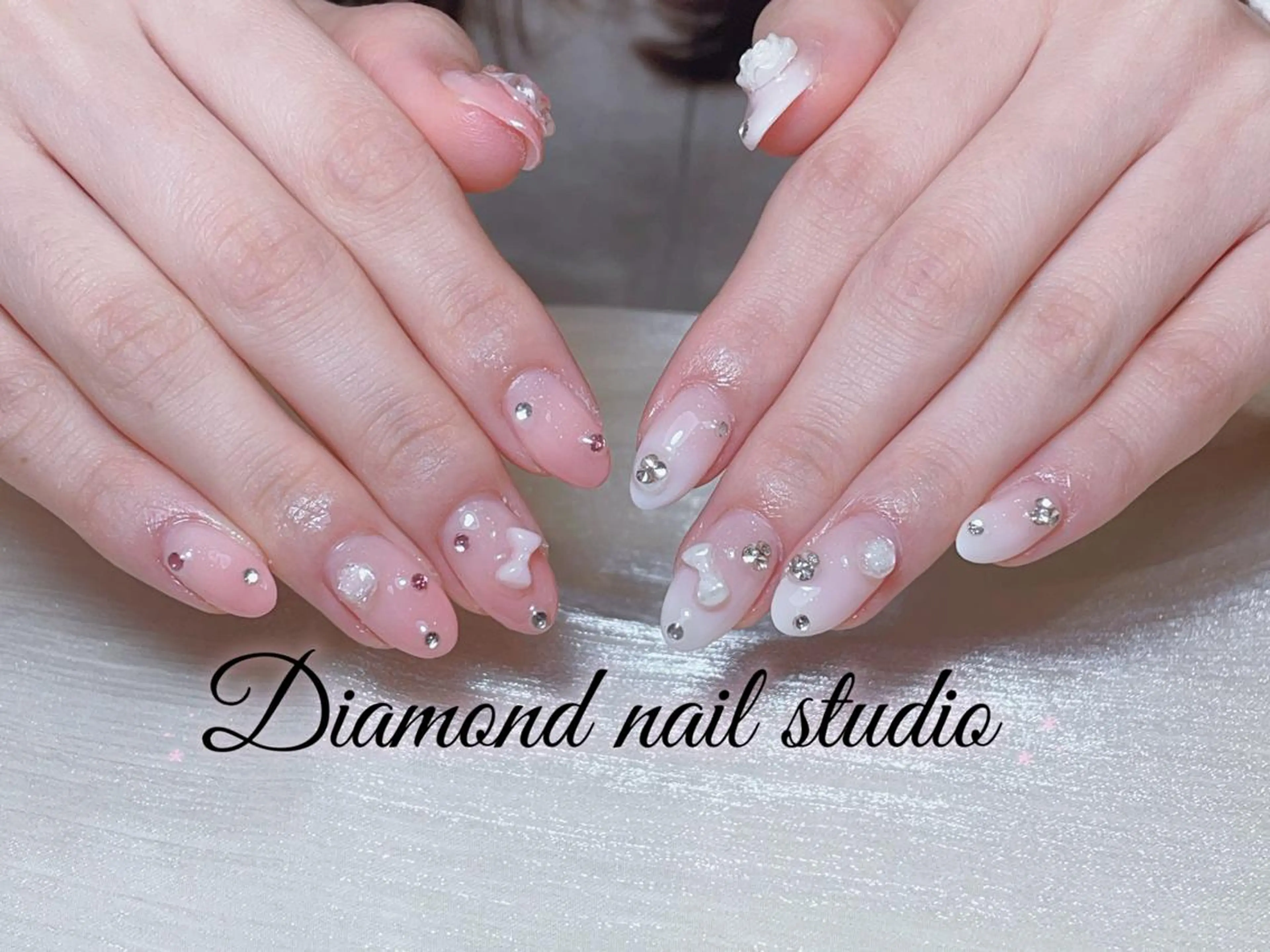 ネイル アートネイル オーロラネイル ガーリー キラキラネイル 韓国ネイル ハンドネイル Una EWAのネイルデザイン