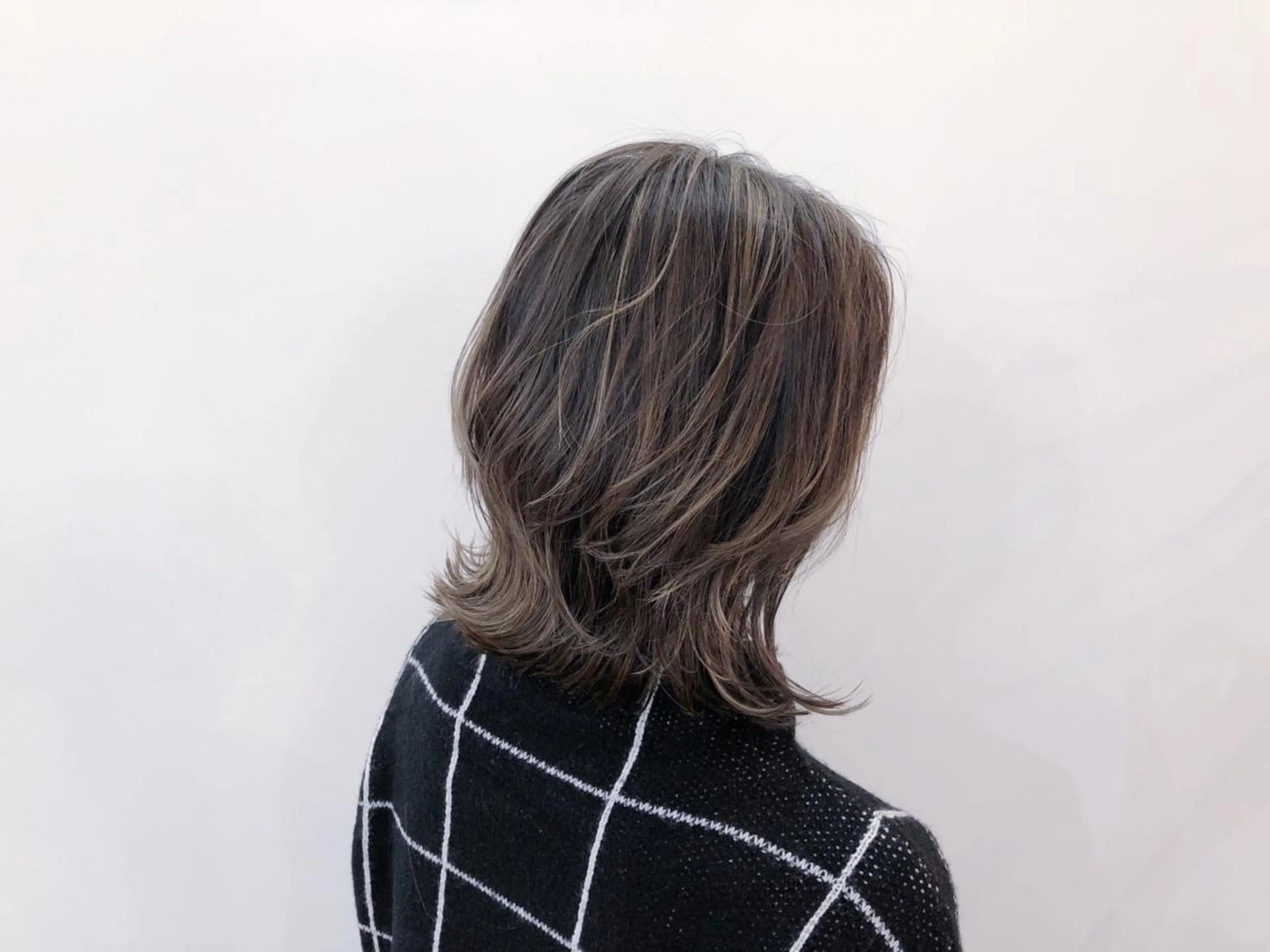 ミディアム カラー LADY  BEETLE所属・LadyBeetle 山本泰史のヘアスタイル