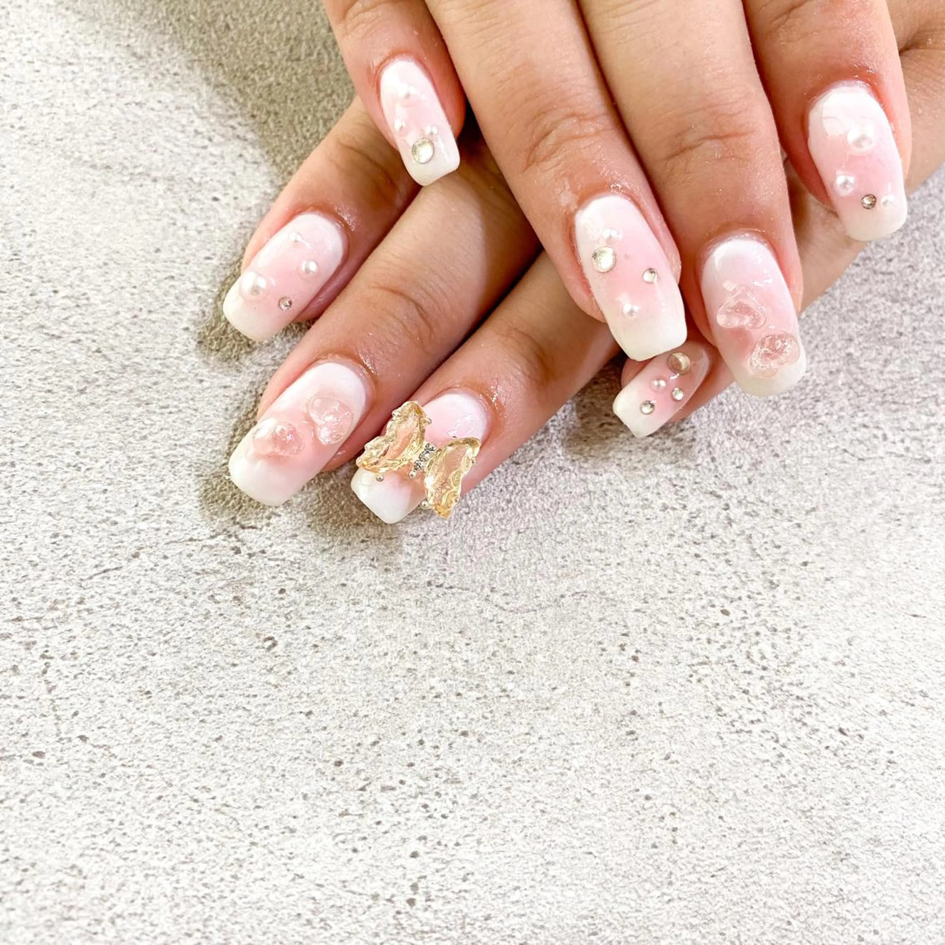 ネイル ハンドネイル ゴテゴテ💙ワンホン リオナのネイルデザイン