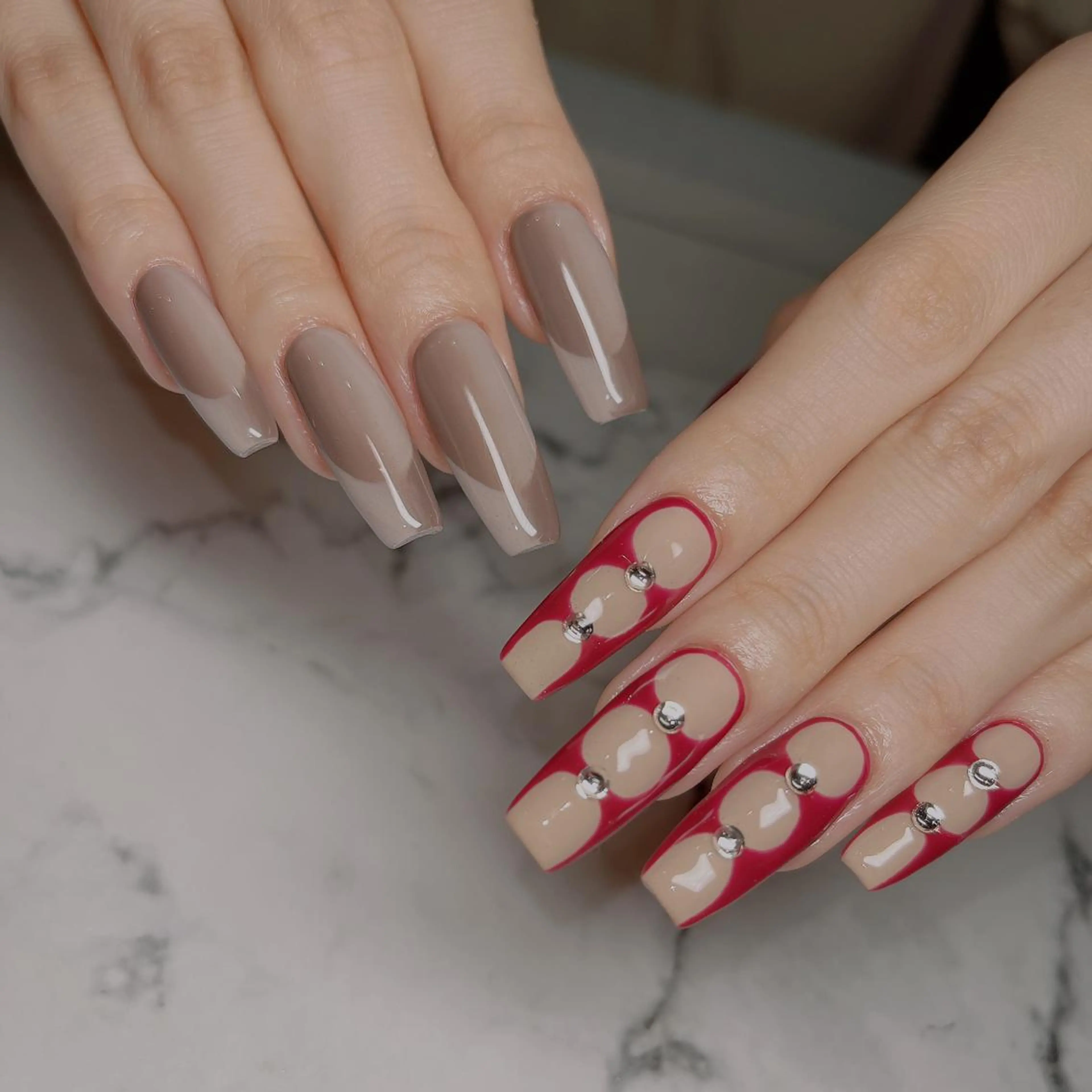 ネイル フットネイル フレンチネイル ジェルネイル ラメ(グリッター) ラメグラデーション ハンドネイル NEO Beauty Salon所属・𝐍𝐄𝐎 𝐉𝐔𝐑𝐈のネイルデザイン