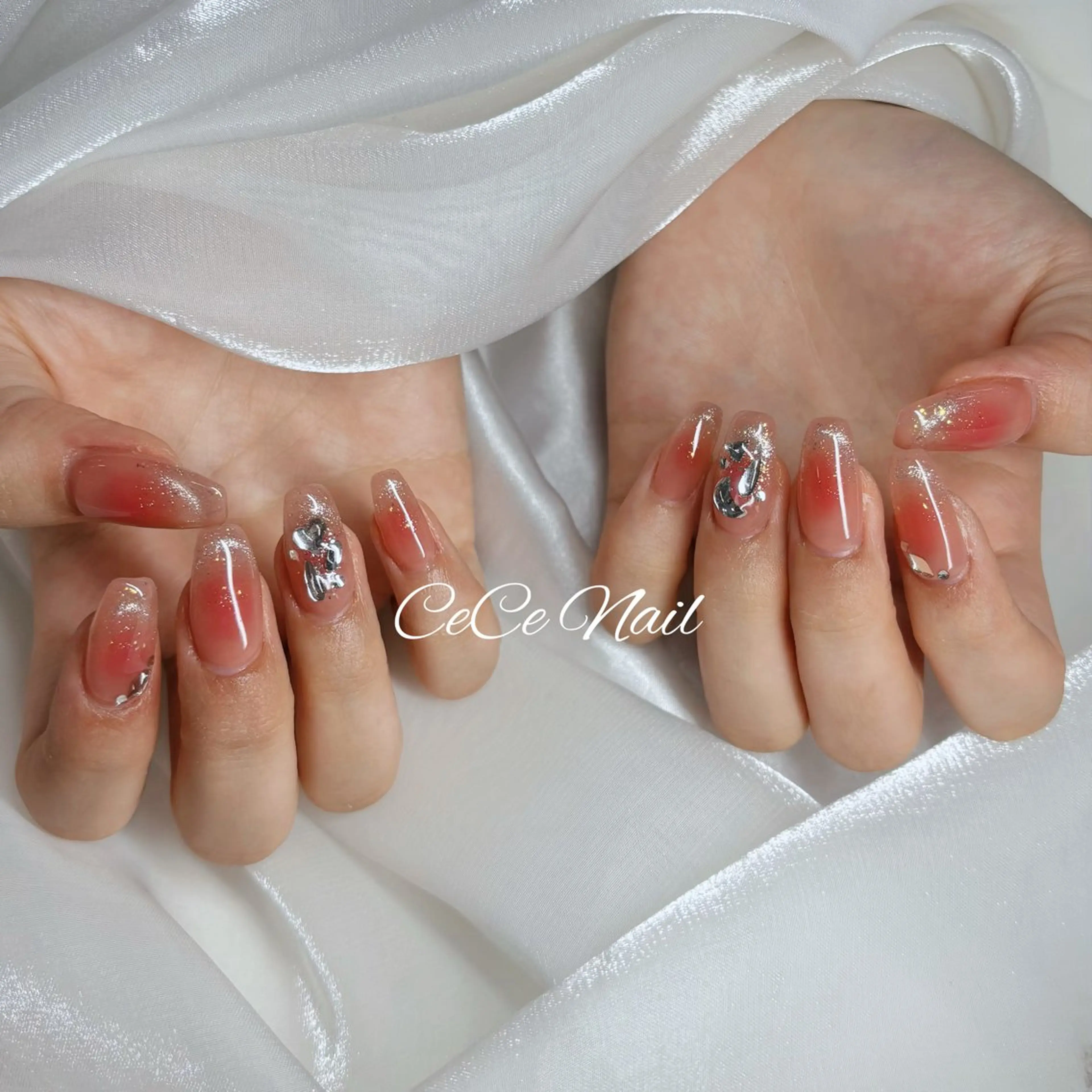 ネイル オーロラネイル 長さ出し フットネイル フレンチネイル ジェルネイル ハンドネイル CeCe Garden所属・CeCeGarden ✨️キラキラワンホンのネイルデザイン