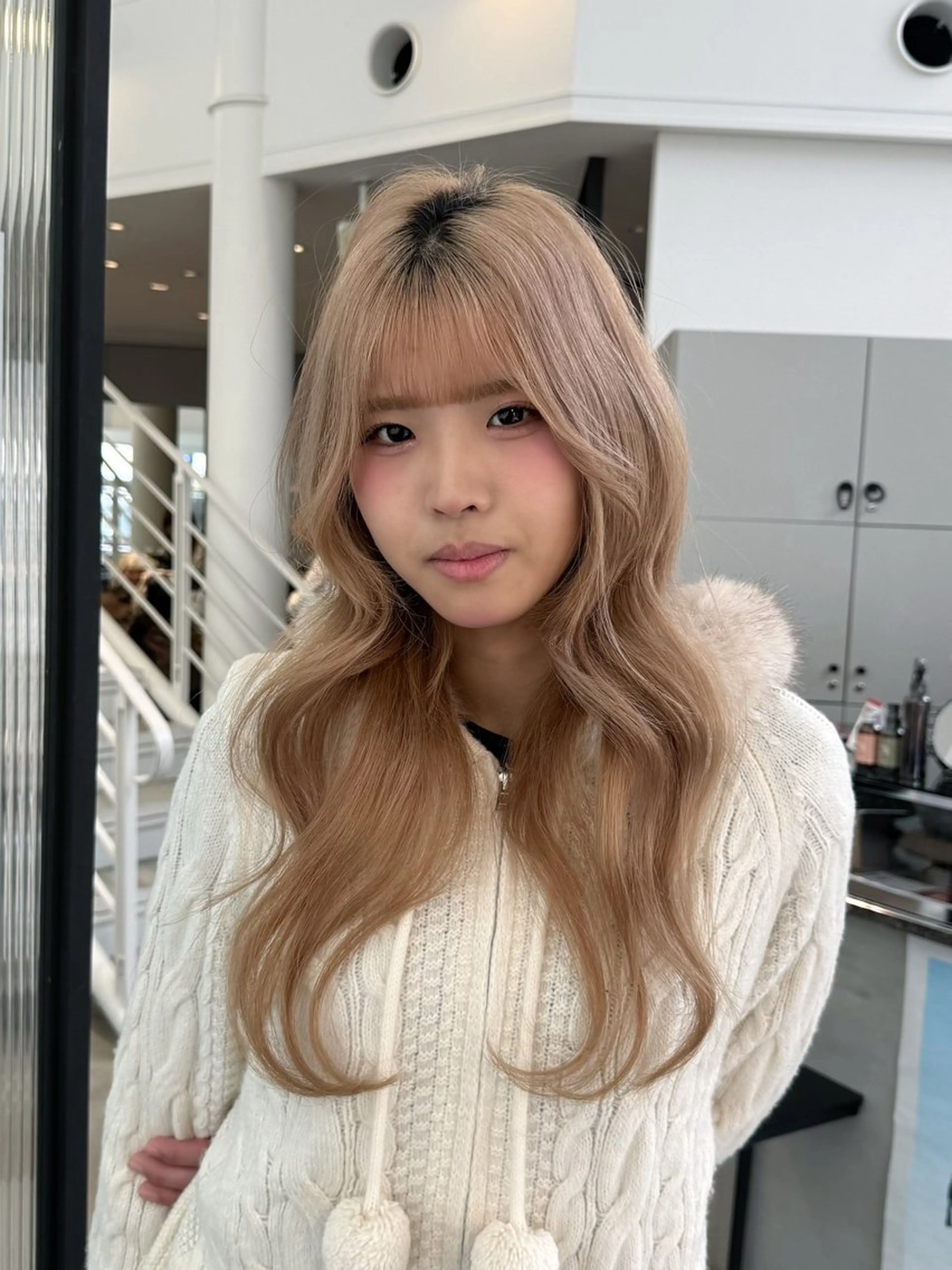 ロング 韓国ヘア/透明感カラ ー/メンズレディースのヘアスタイル