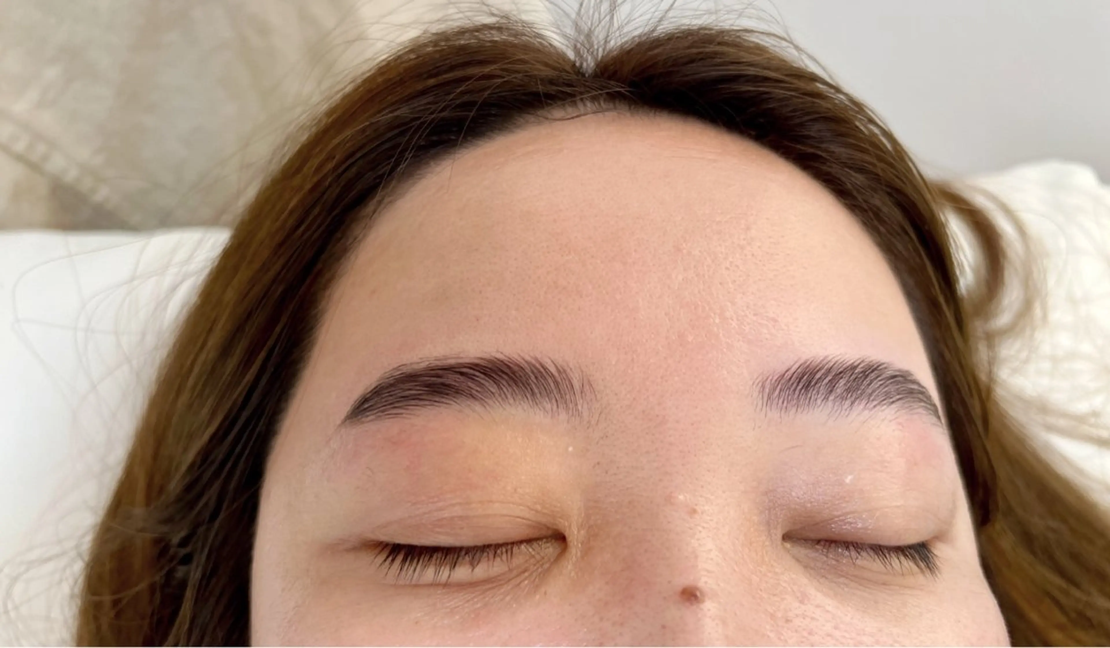 アイブロウ ハリウッドブロウリフト Akala miのエステ・リラクイメージ