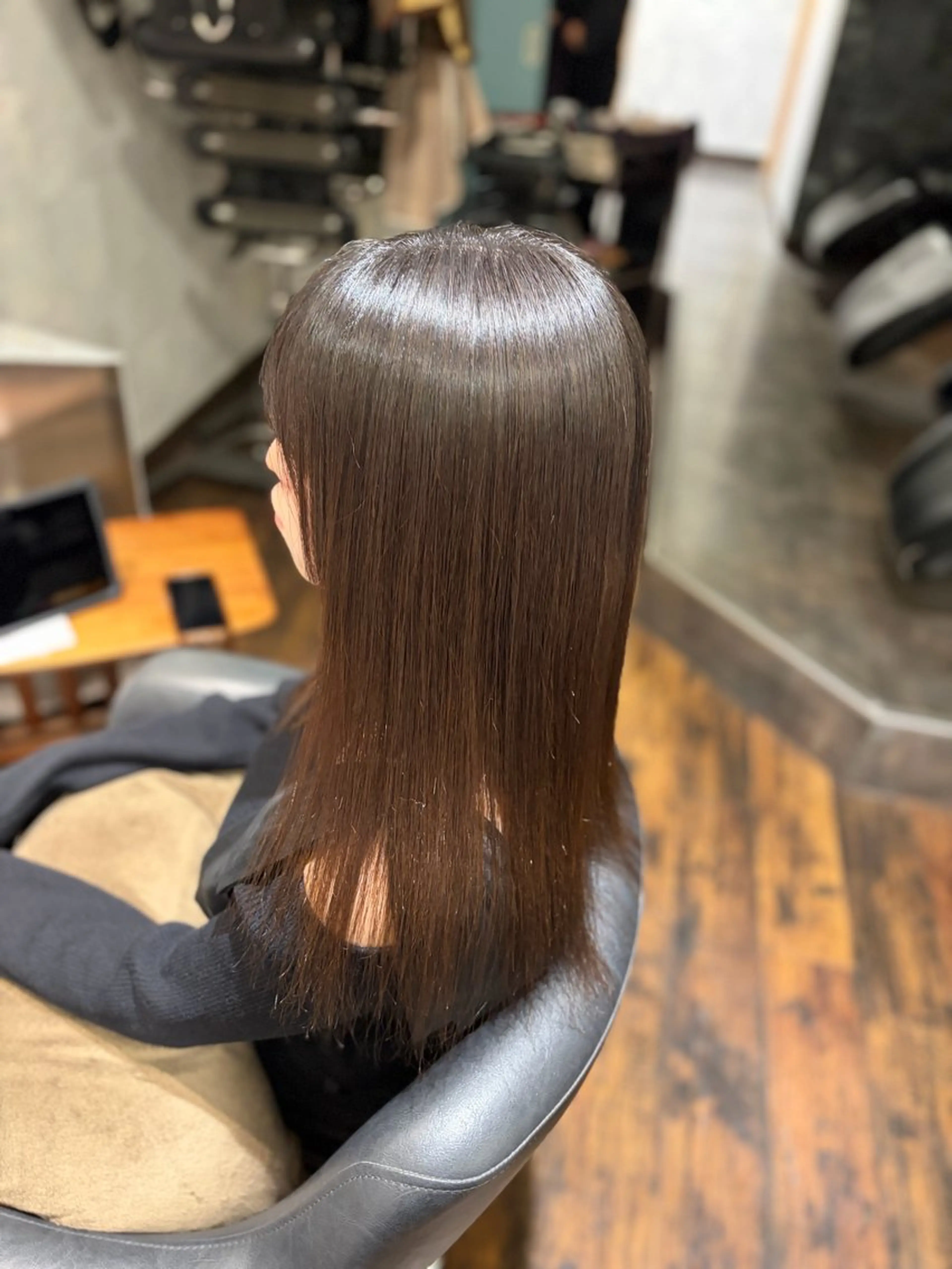 セミロング 縮毛矯正 カット 縮毛矯正 ✨矯正口コミ4.9✨ 歴21年代表ヨシアキのヘアスタイル