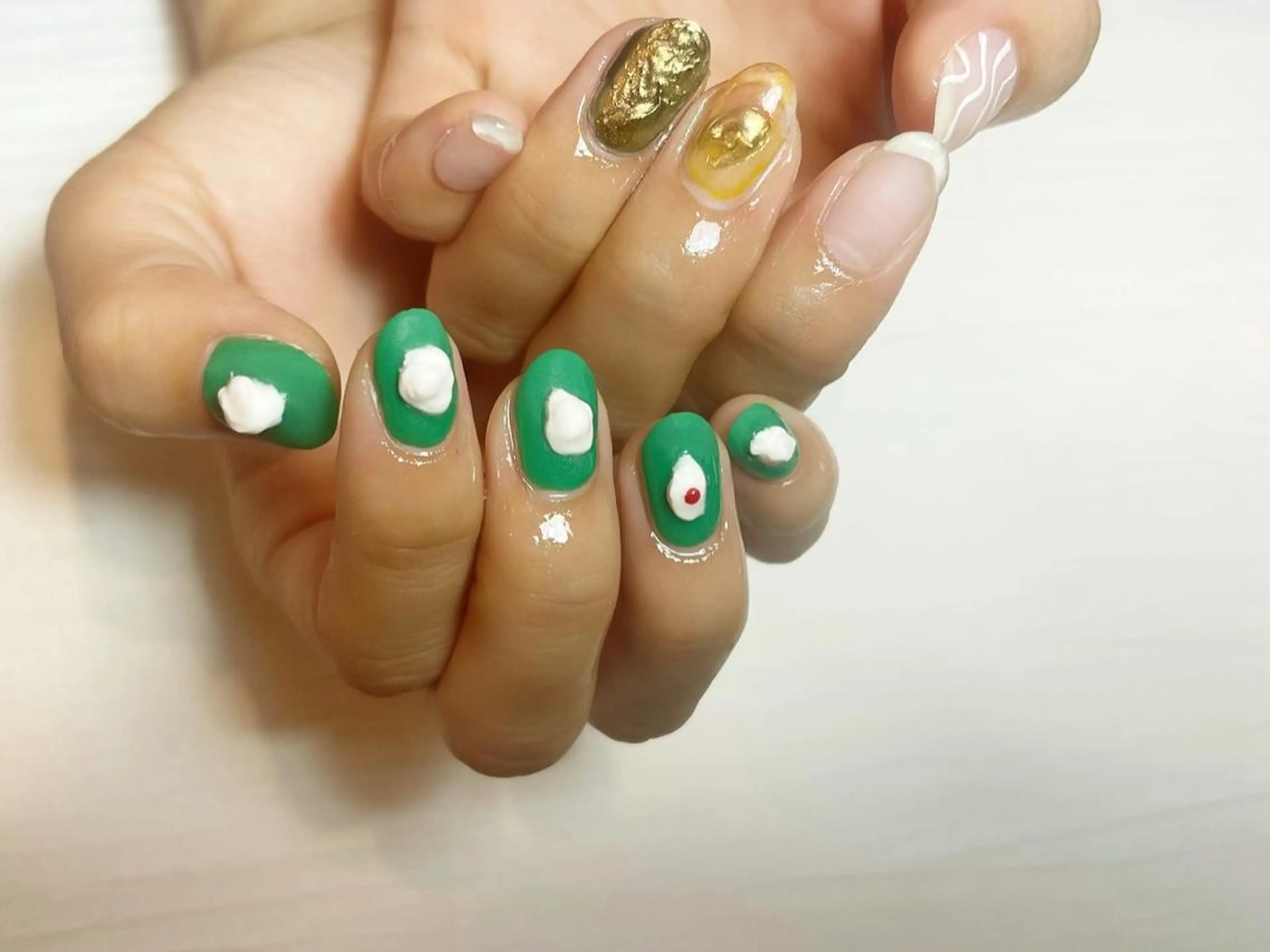 ネイル アートネイル ニュアンスネイル irono .のネイルデザイン