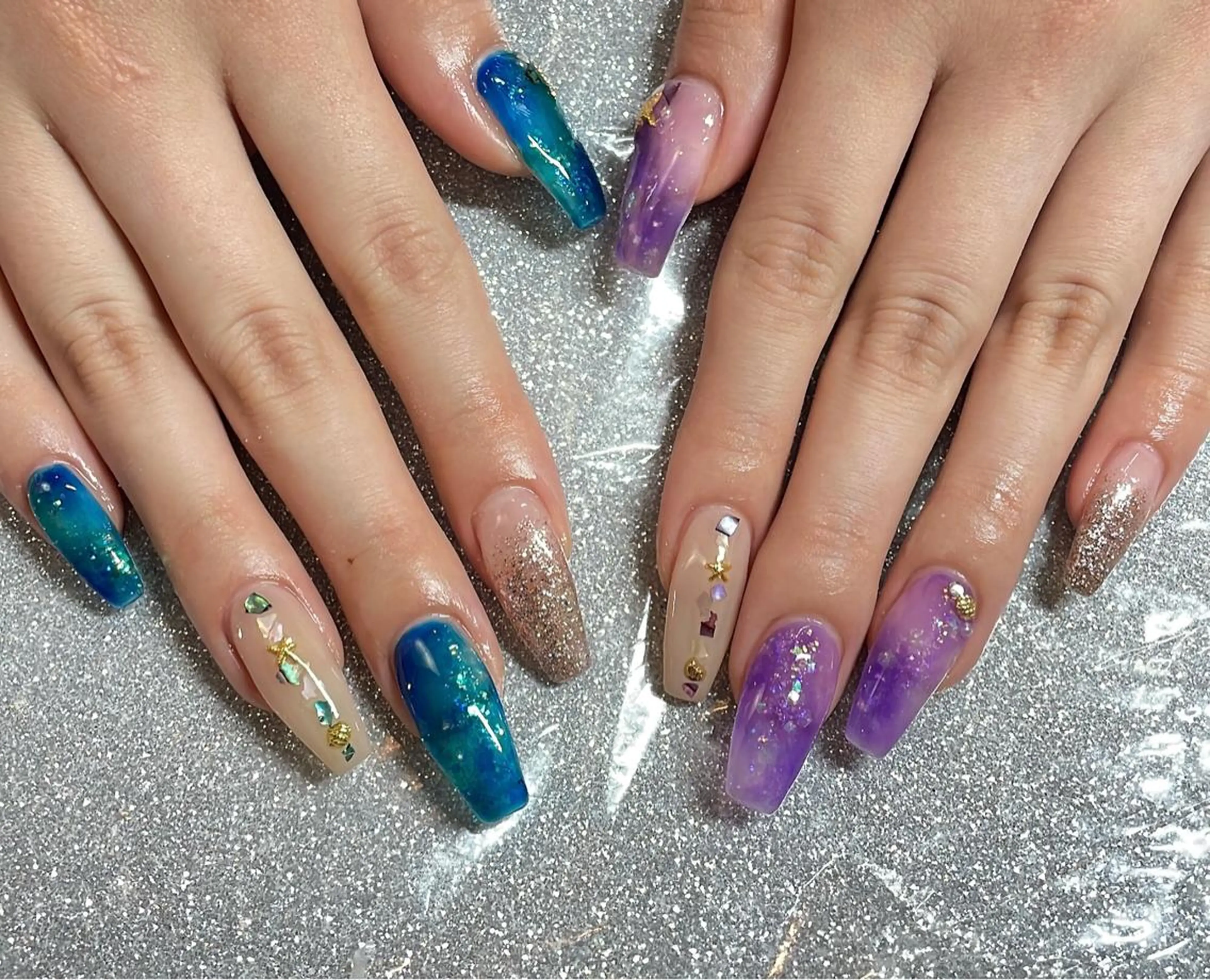 ネイル ハンドネイル VIERU 🌈🎀💖のネイルデザイン