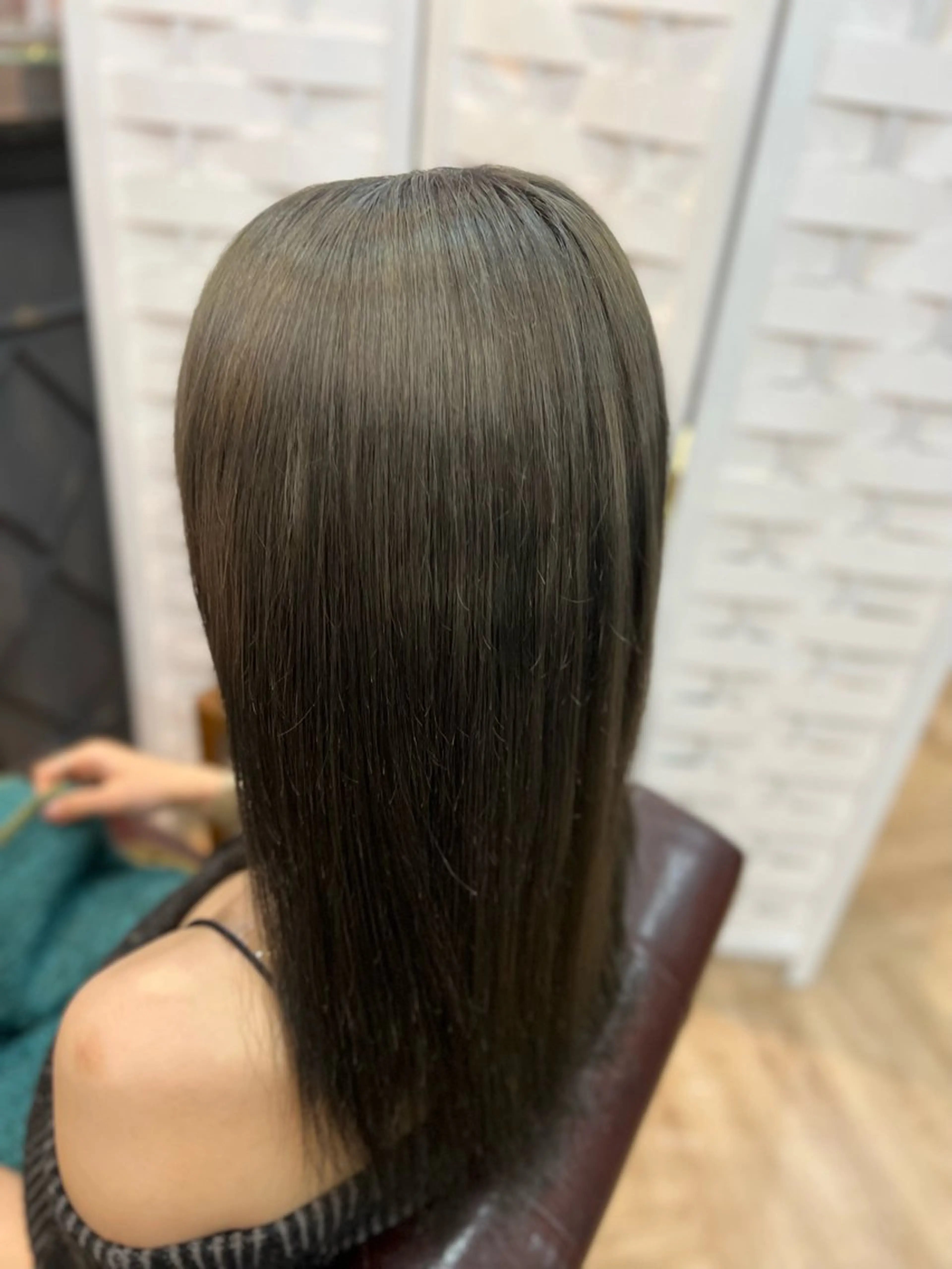 ロング カラー 透明感カラー グレージュ オリーブグレージュ オリーブグレー 河内 大慎のヘアスタイル