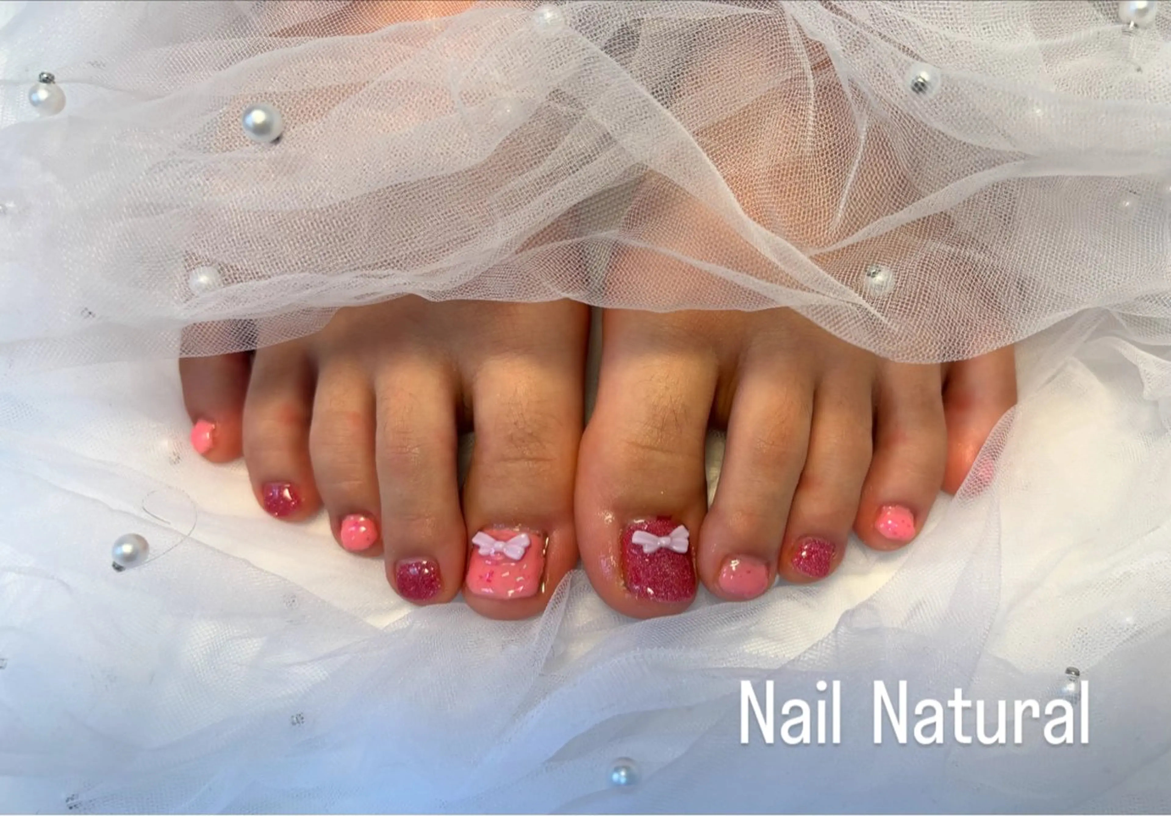 ネイル フラッシュネイル フットネイル フレンチネイル ジェルネイル ガラスフレンチ フットネイル Nail salon Natulalのネイルデザイン