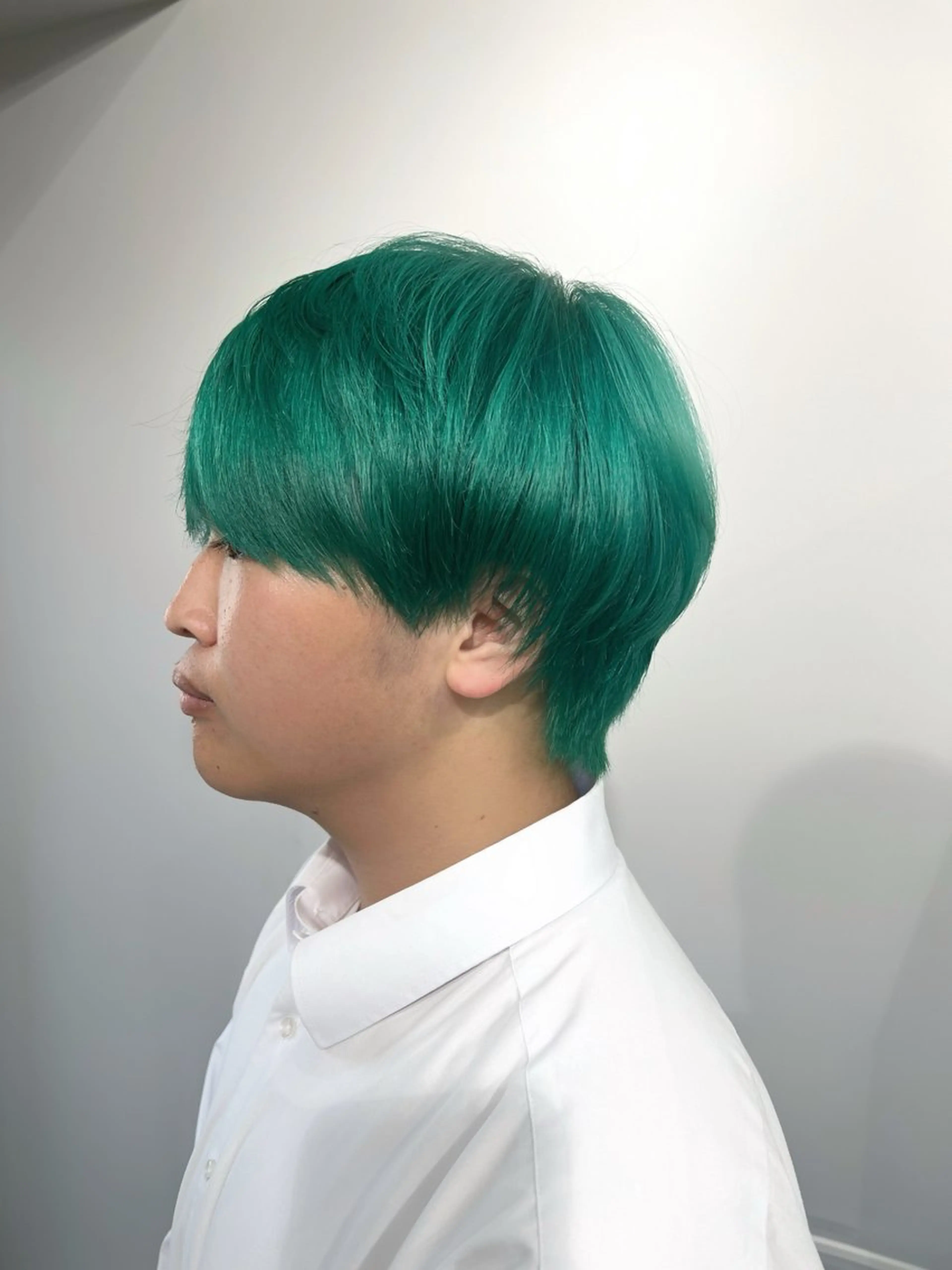 カラー メンズ メンズブリーチ メンズ韓国風 メンズウルフカット ベージュカラー ブリーチ カット ヘアカラー トリートメント ブリーチ/髪質改善/ レイヤー/YUTO‎のヘアスタイル