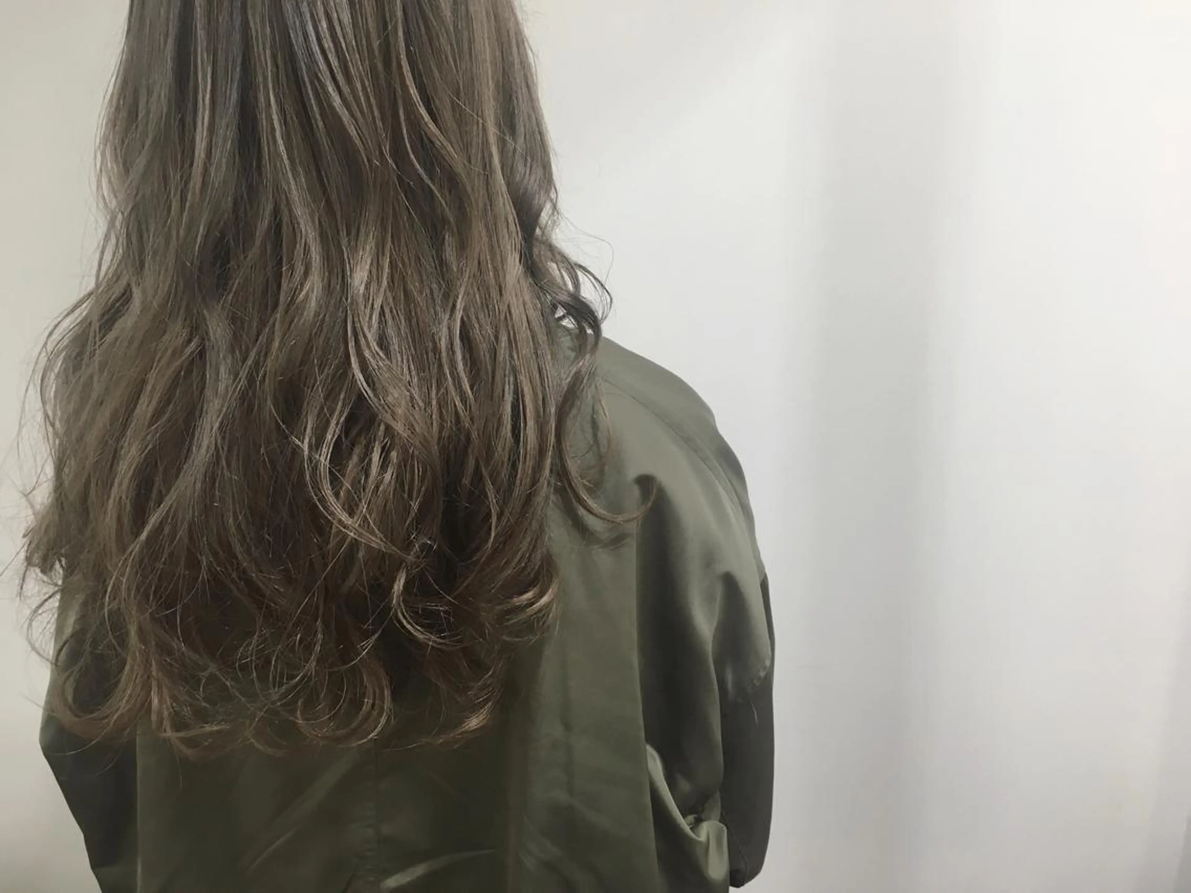 ロング カラー ベージュカラー ミルクティーベージュ てんま さやかのヘアスタイル