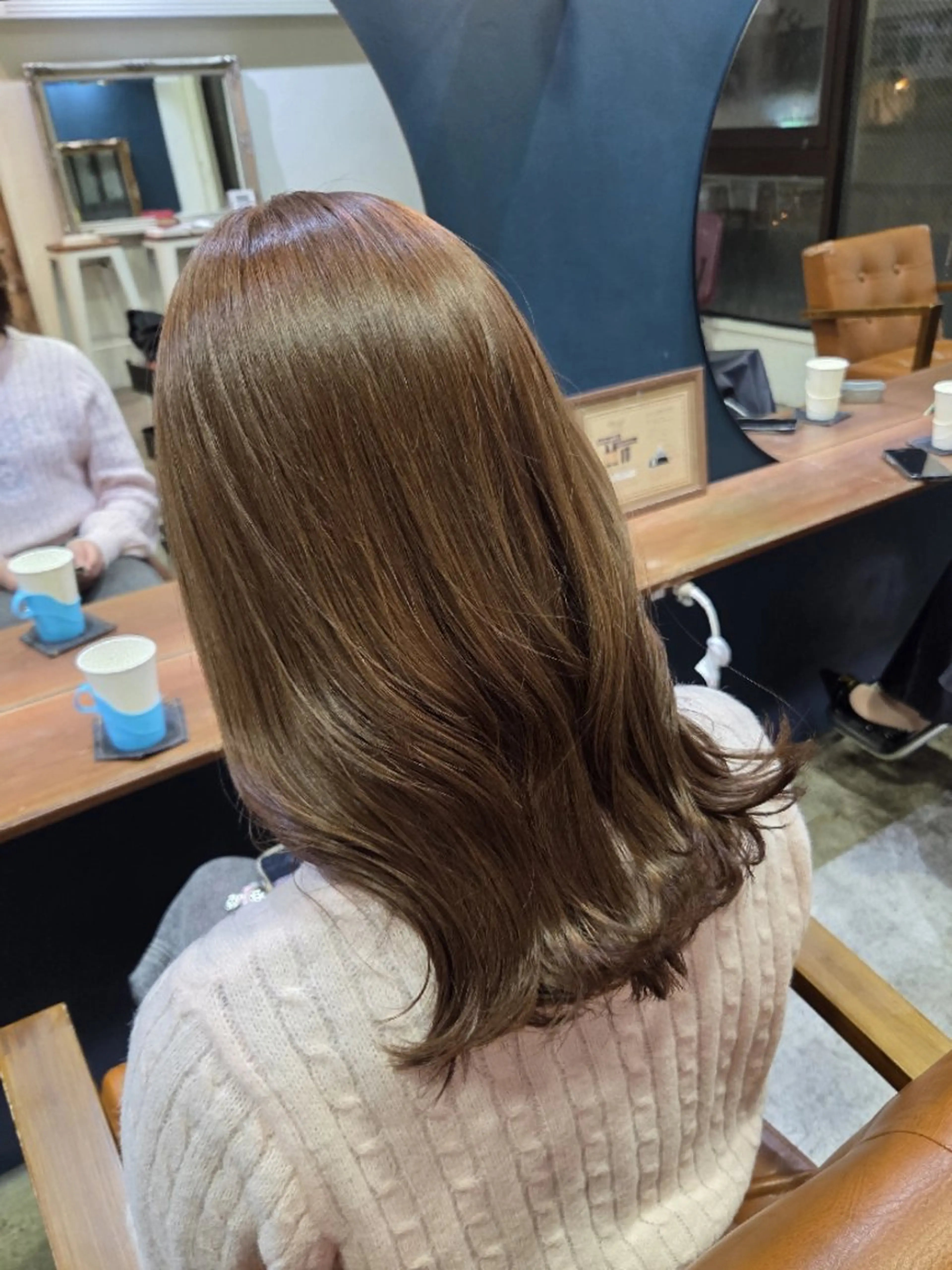 カラー カット ヘアカラー 森田翔斗 顔周りレイヤーのヘアスタイル