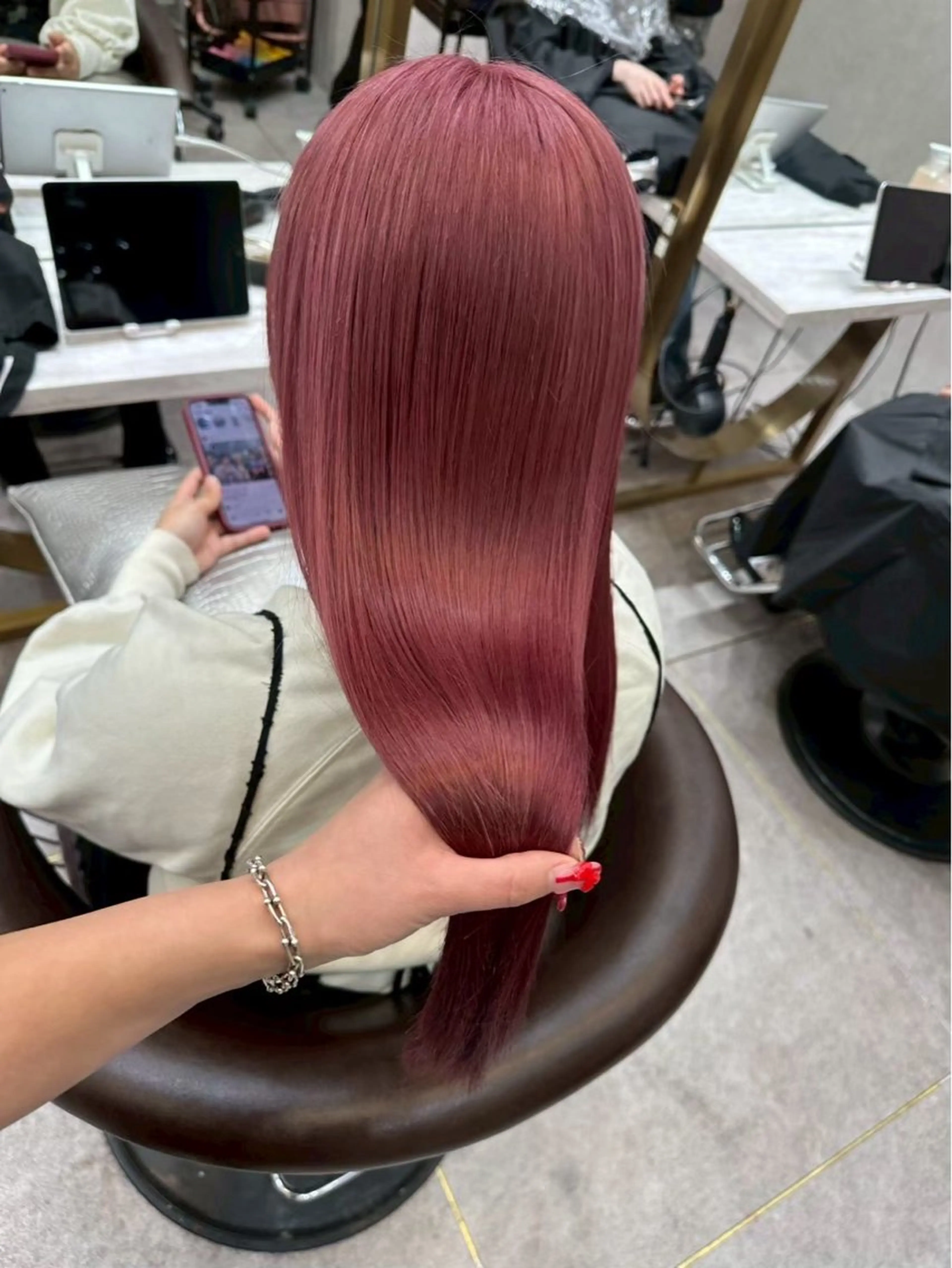 セミロング カラー 髪質改善 縮毛矯正 【美髪矯正】 吉村　清志のヘアスタイル