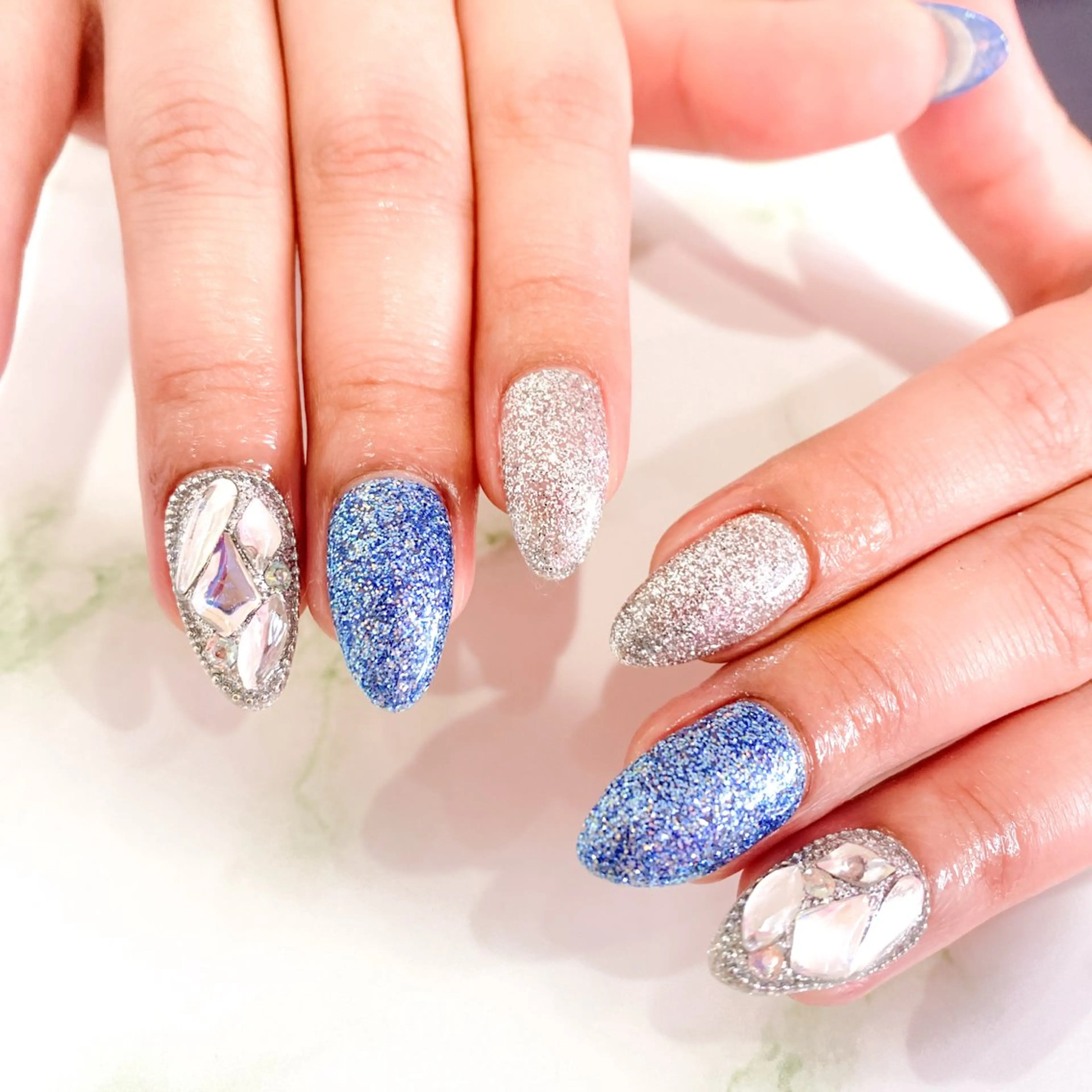 ネイル ハンドネイル 大倉 絵理のネイルデザイン