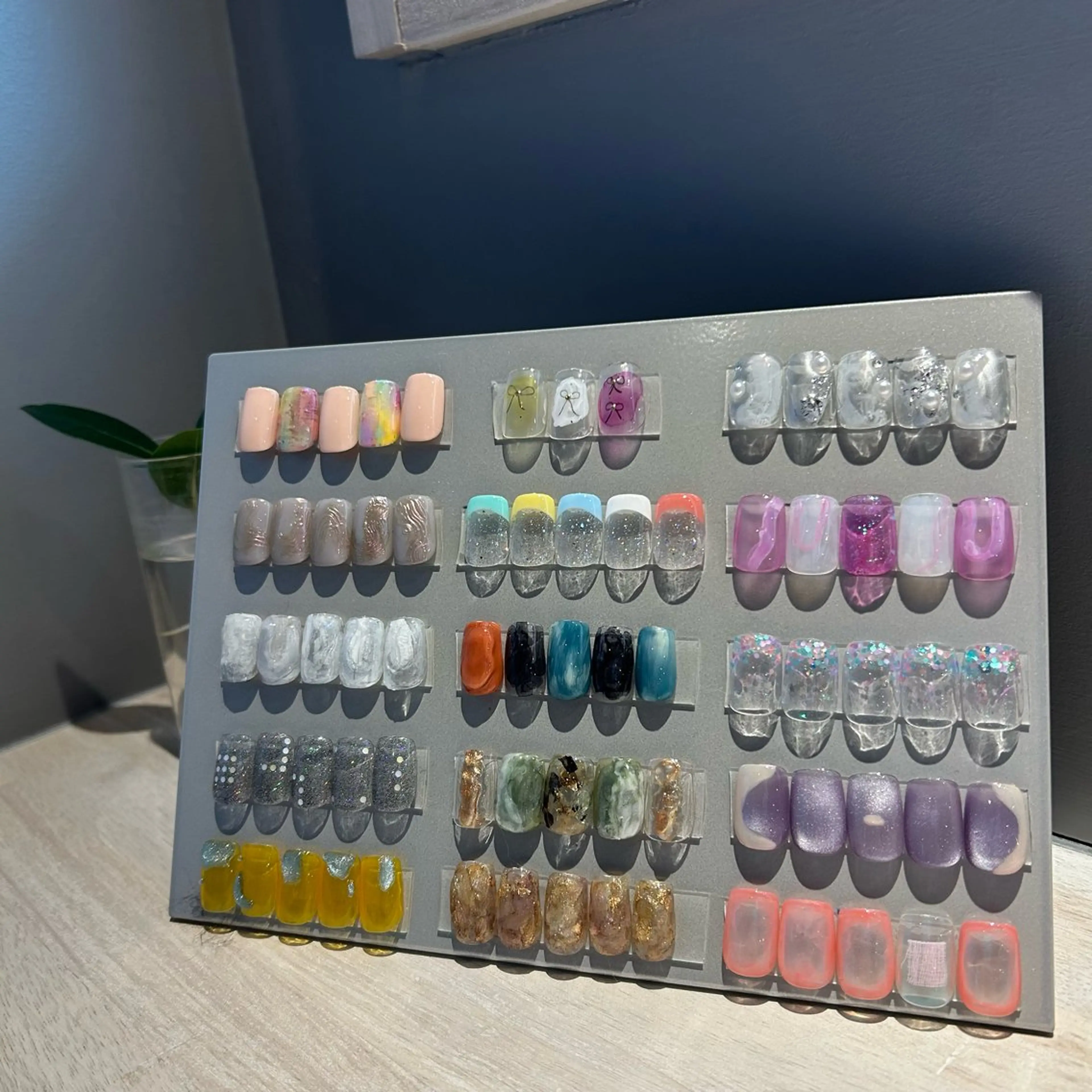 ネイル ニュアンスネイル ぷっくりネイル シンプルネイル 春ネイル nail atelier hiton所属・nailist 朱音のネイルデザイン