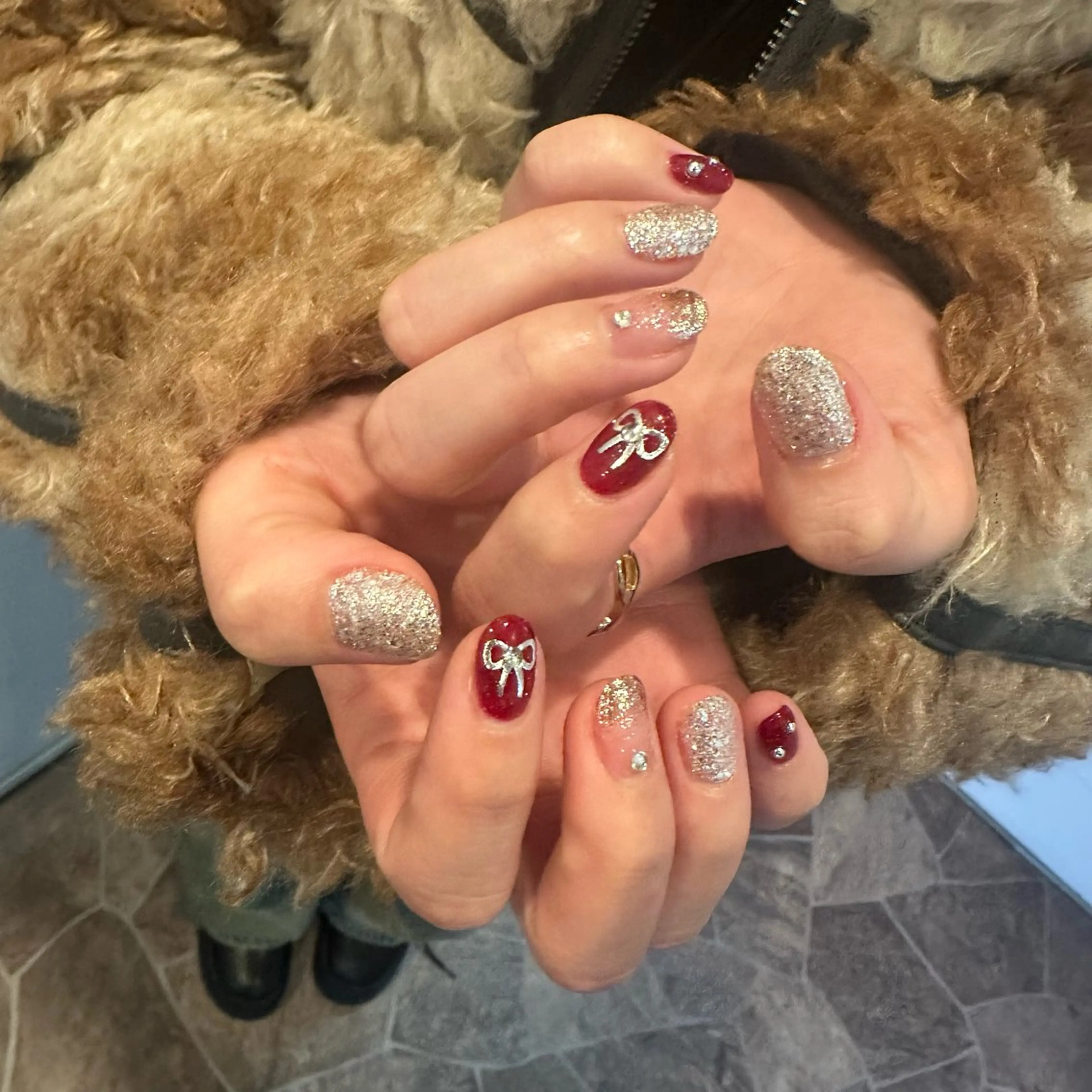 ネイル キラキラネイル ラメ(グリッター) 赤色 ハンドネイル WOLTOKYO渋谷 yunaのネイルデザイン