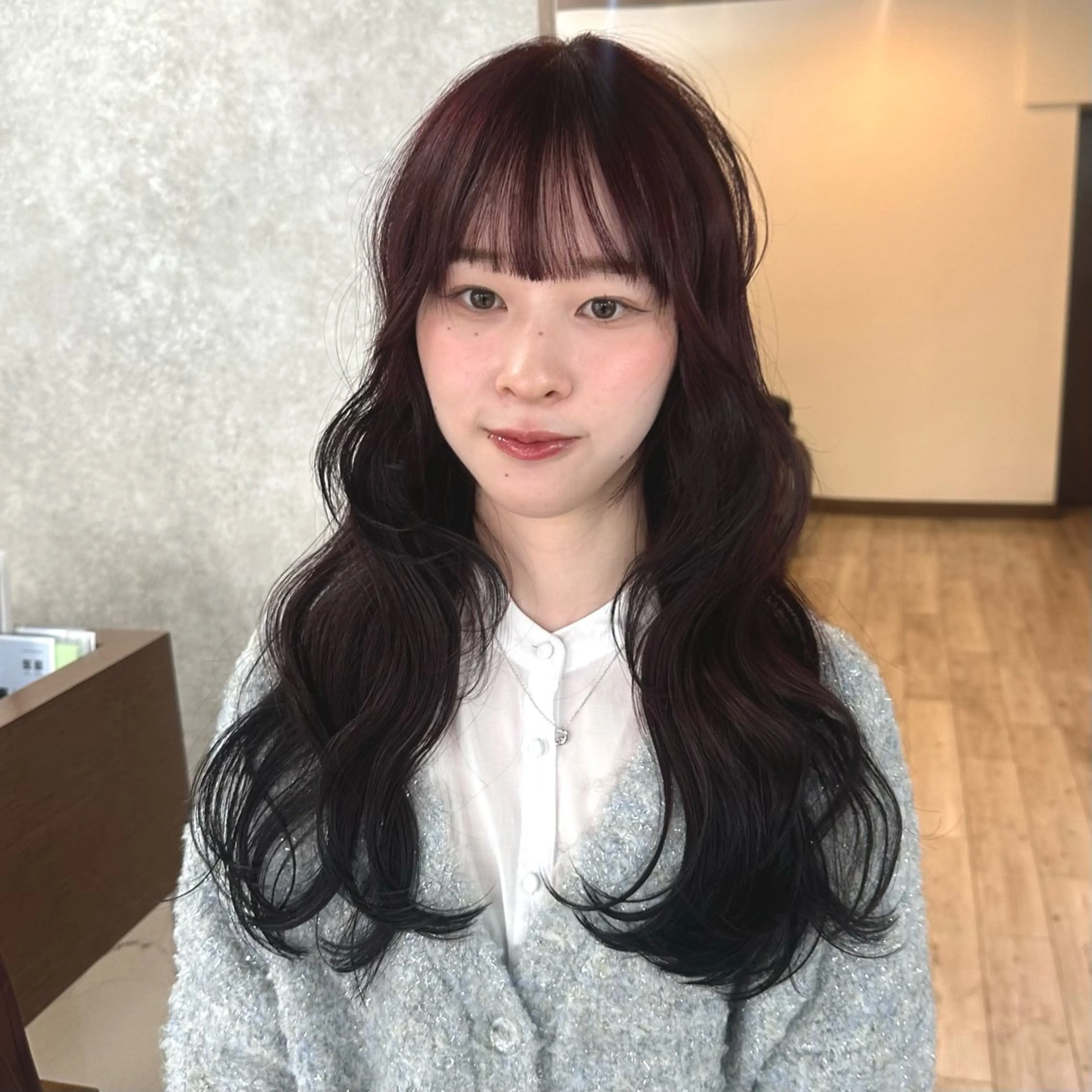 ロング カラー 黒髪 顔まわりレイヤー 顔周りカット レイヤーカット カット ヘアカラー トリートメント 高橋 みく/ minim 暖色のヘアスタイル
