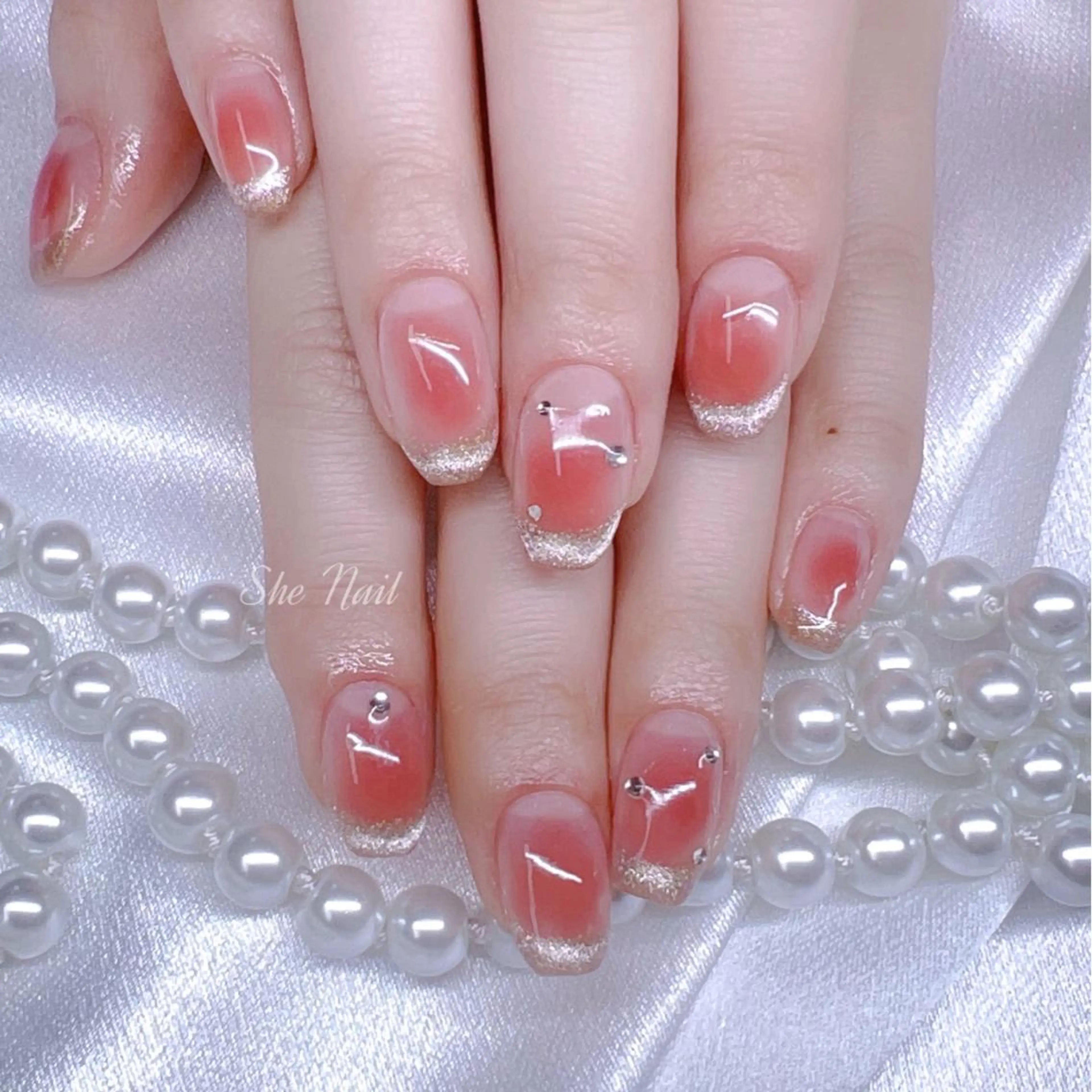 ネイル チークネイル 長さ出し マグネットネイル 持ち込み ワンカラーネイル ハンドネイル She   Nail所属・ISA_ BELLAのネイルデザイン