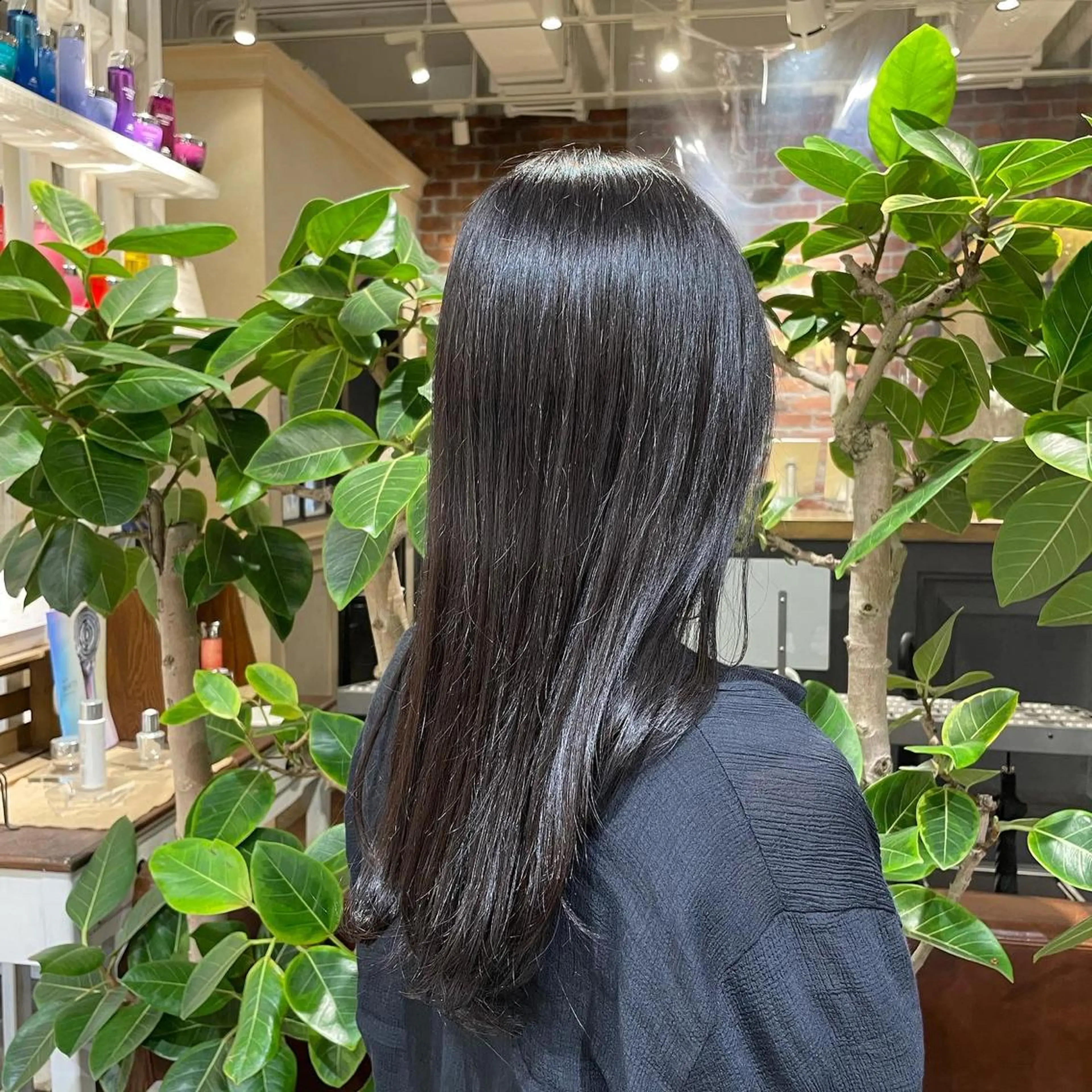 ロング カラー 透明感カラー グレージュ 学生 レイヤーカット 岩谷流星のヘアスタイル