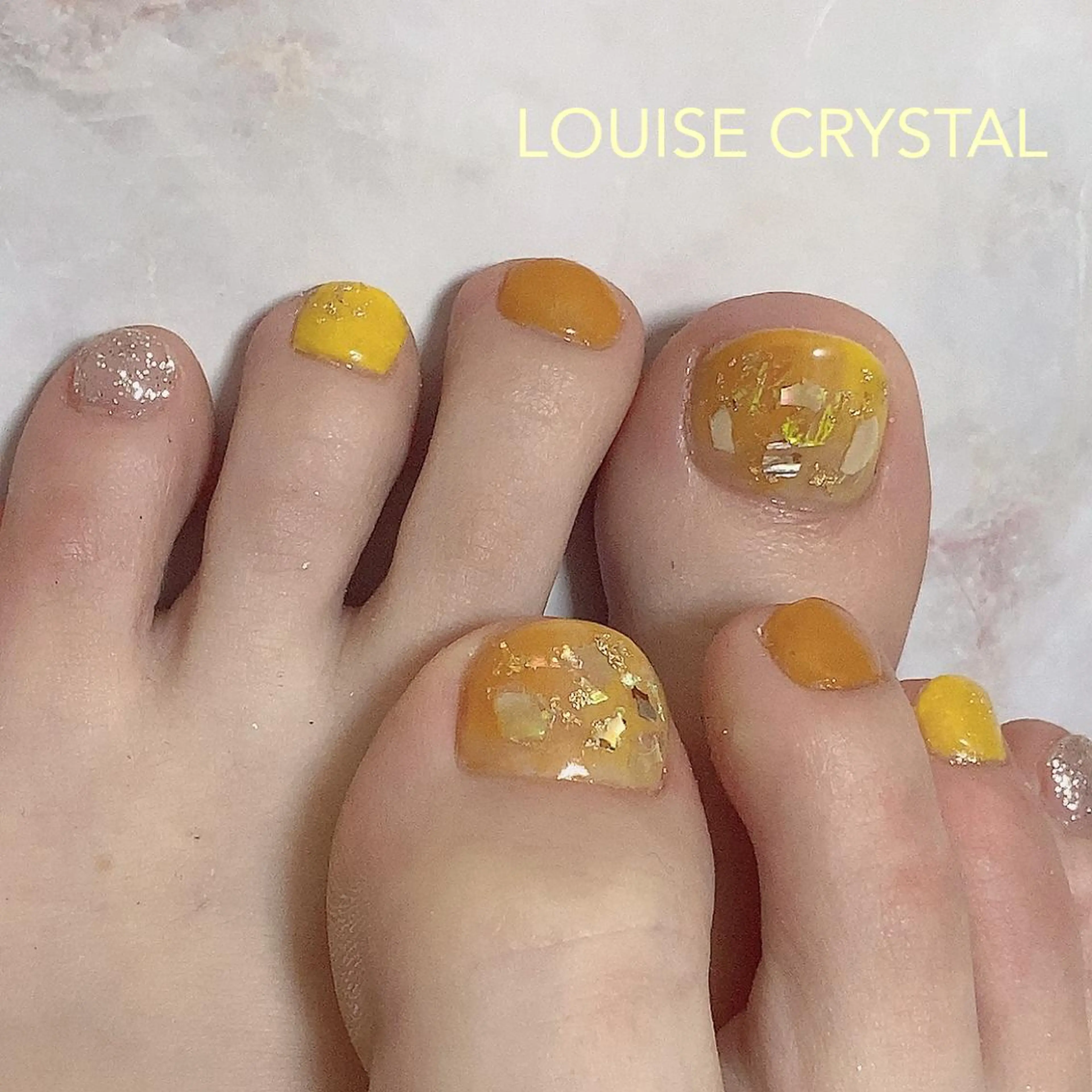 ネイル フットネイル LOUISE CRYSTALのネイルデザイン