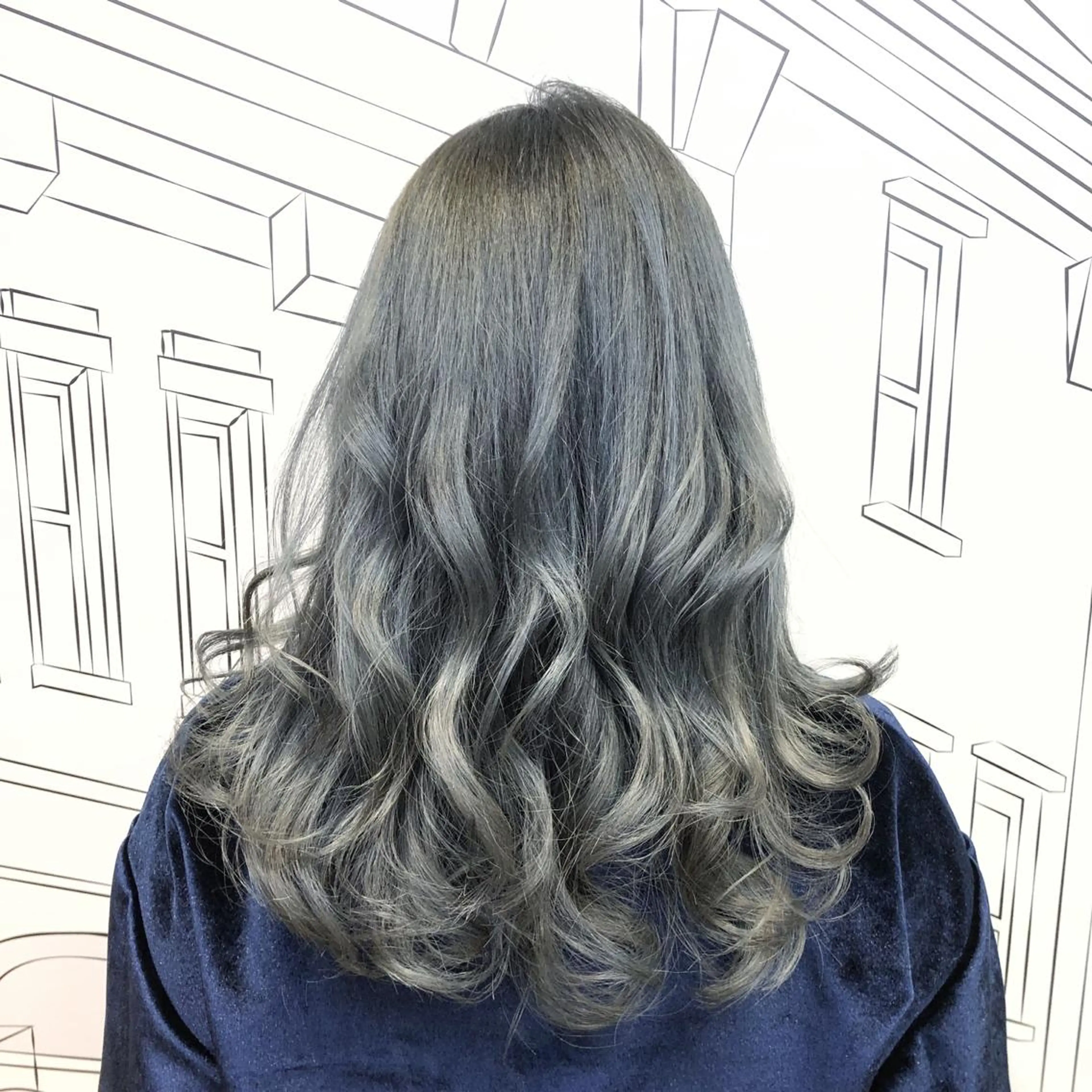 ミディアム カラー アッシュ シルバー シルバーアッシュ 外国人風カラー ヘアカラー レイヤー⭐️カラー ⭐️平川雅史のヘアスタイル