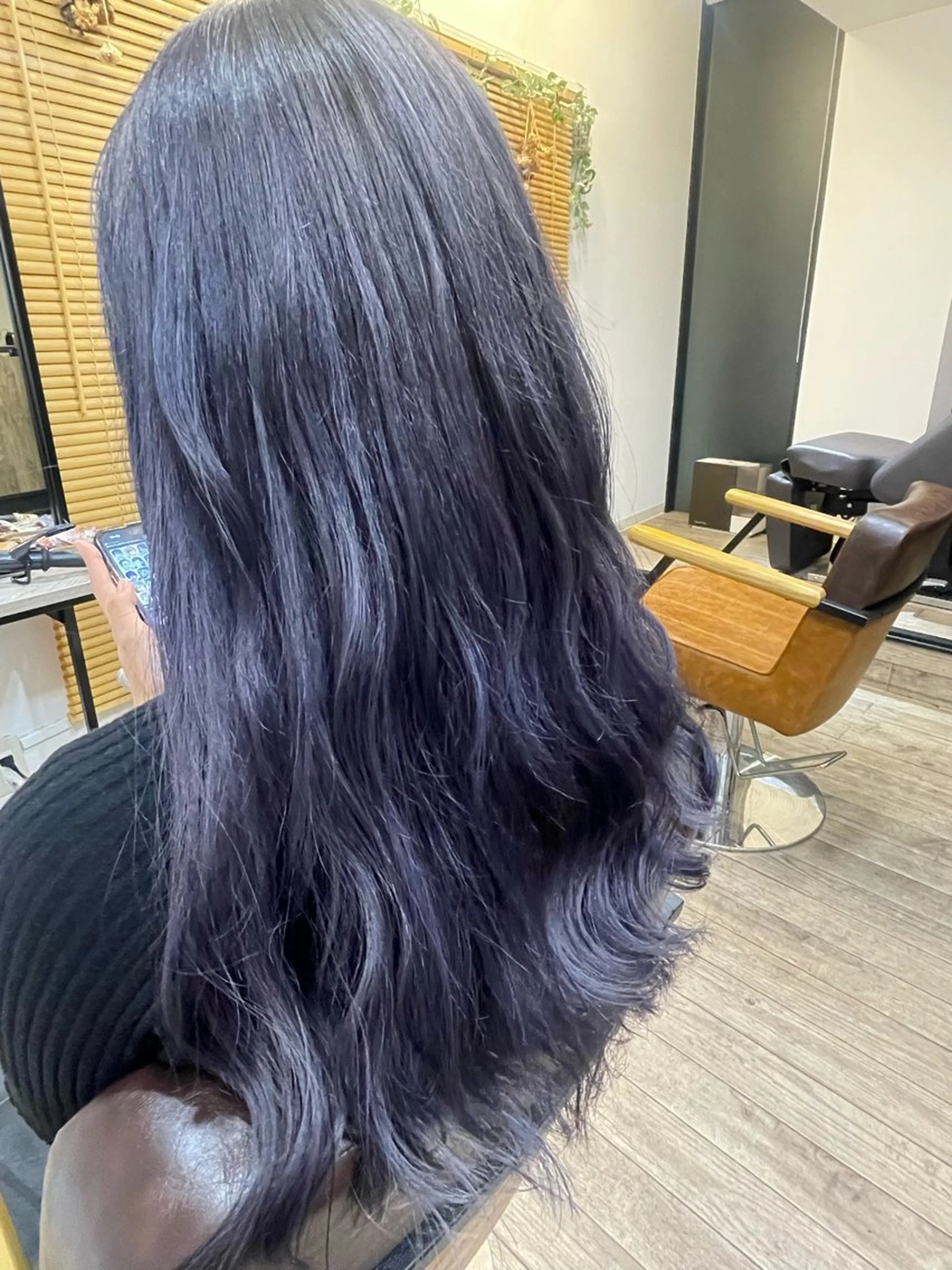 ロング カラー 黒髪 ブルーカラー ブルーブラック nalu新宿所属・🦋春山 さとみ🦋のヘアスタイル